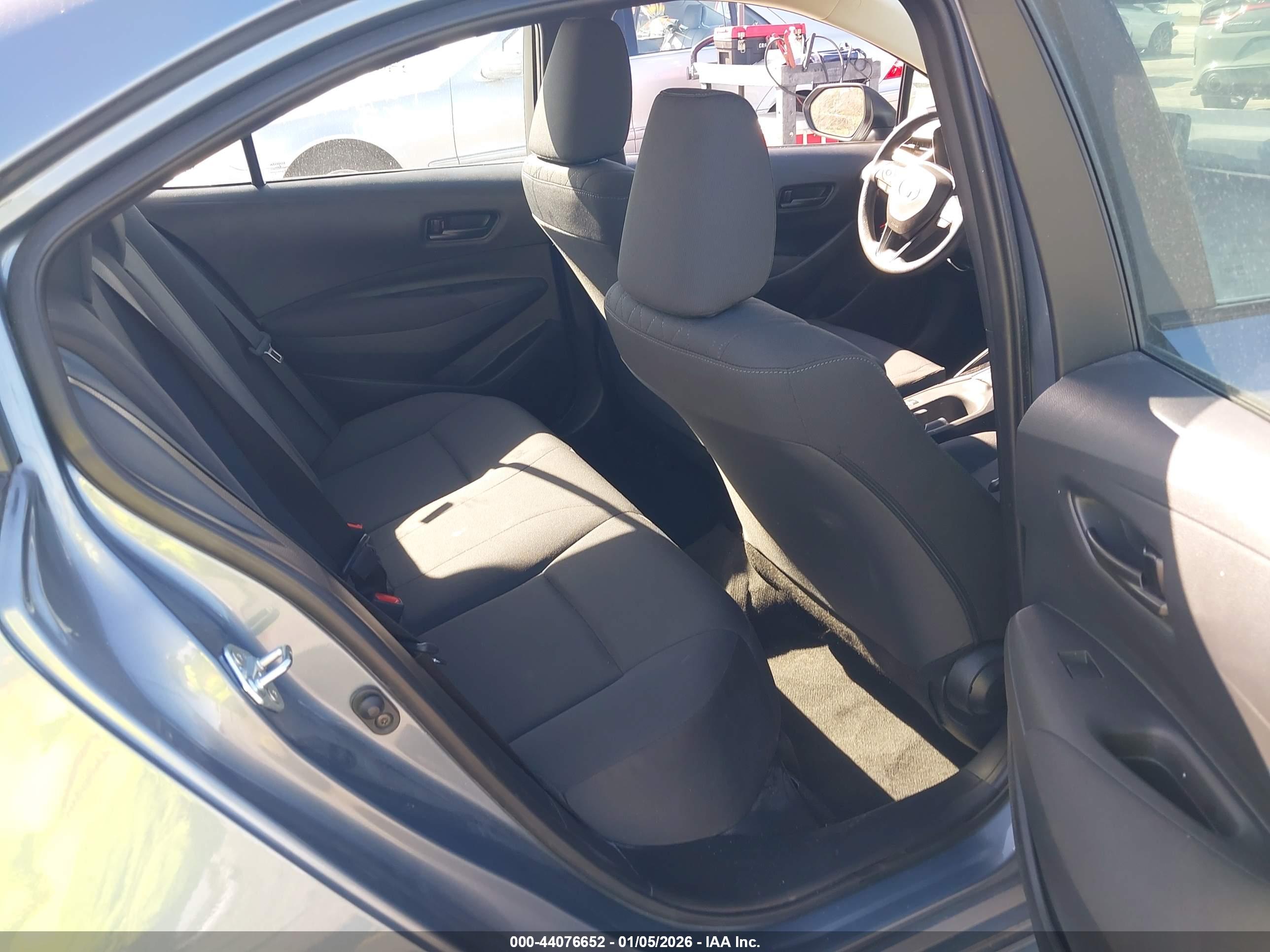 TOYOTA COROLLA image 8