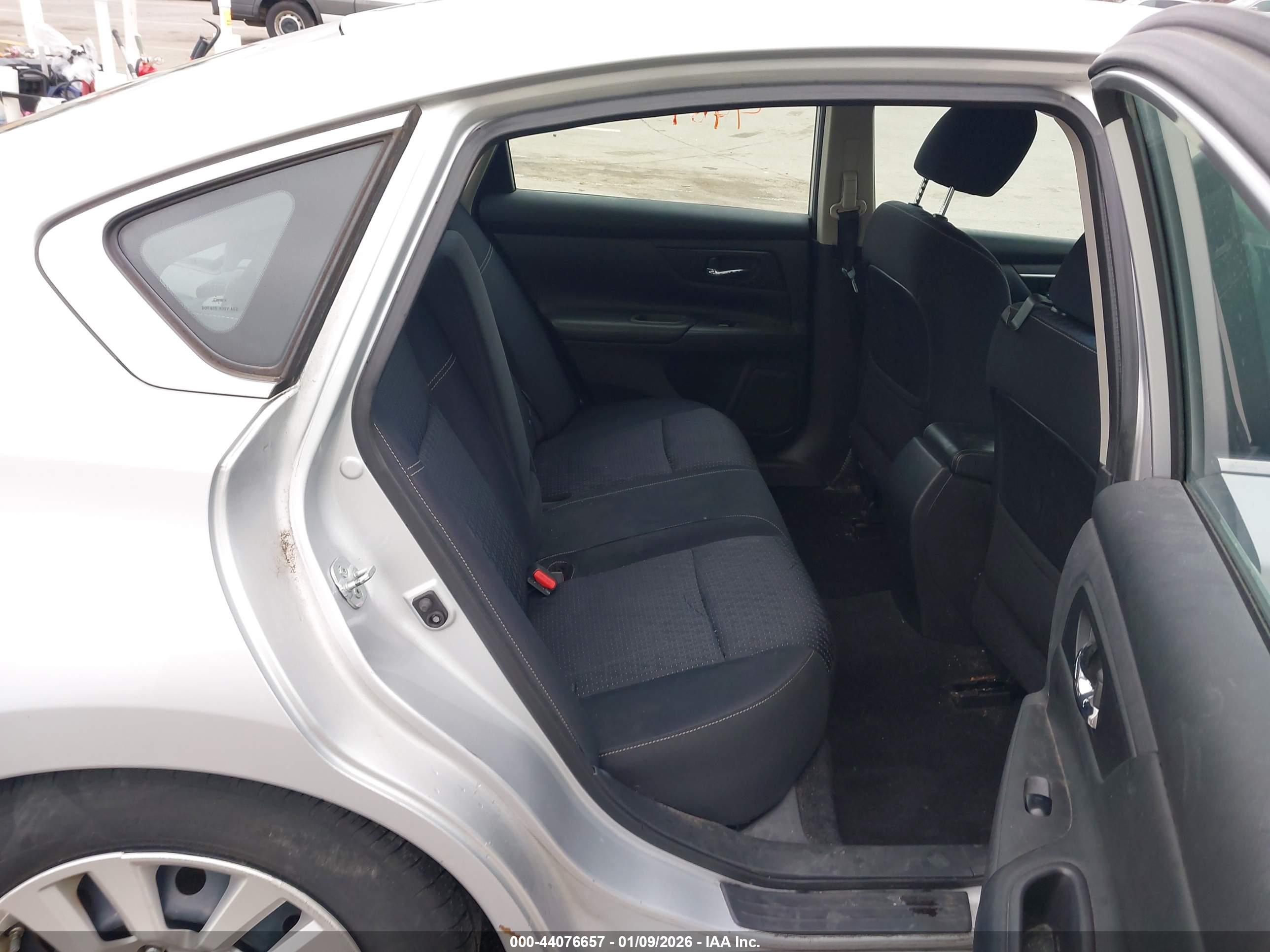 NISSAN ALTIMA image 8