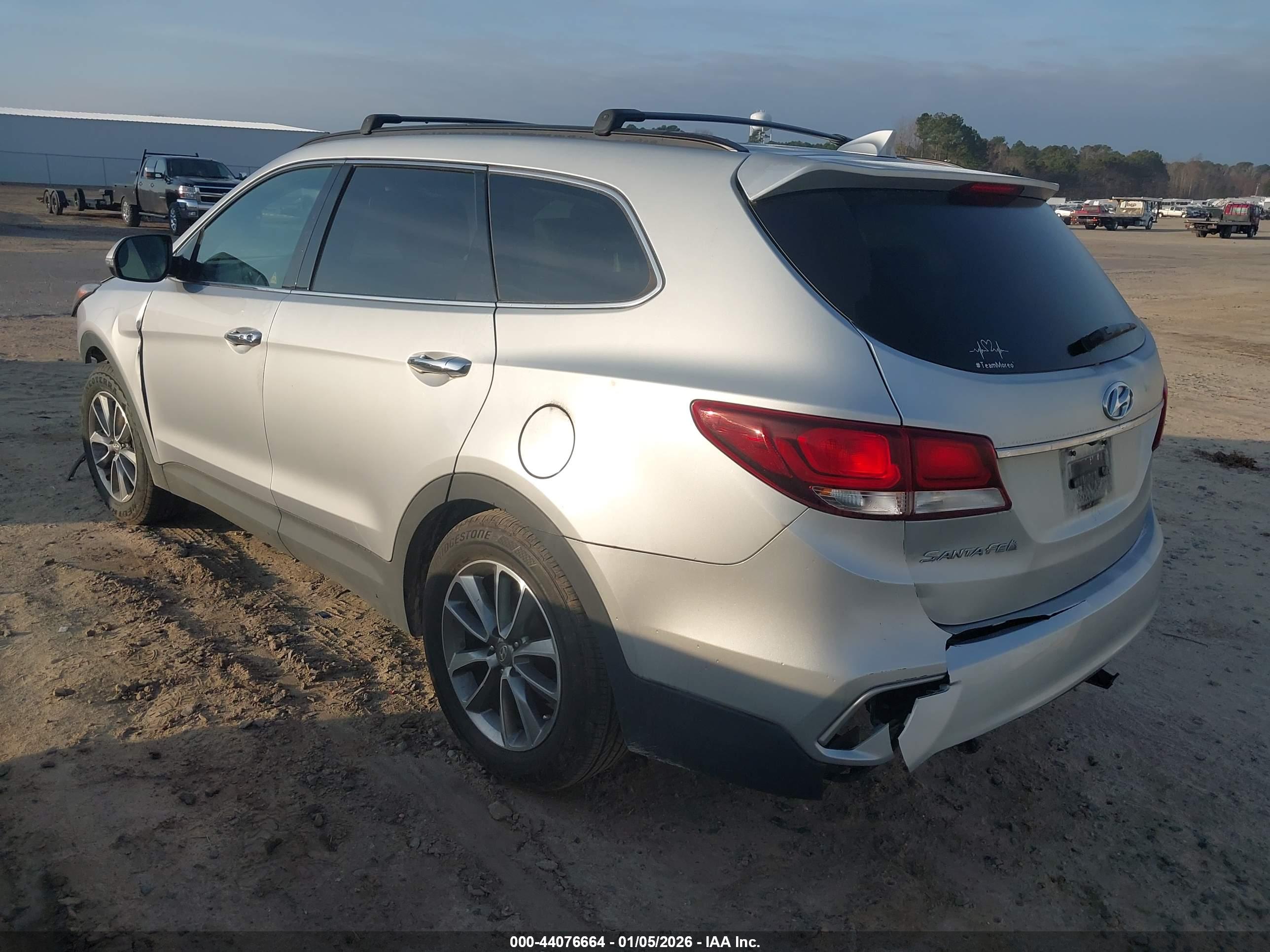 HYUNDAI SANTA image 3
