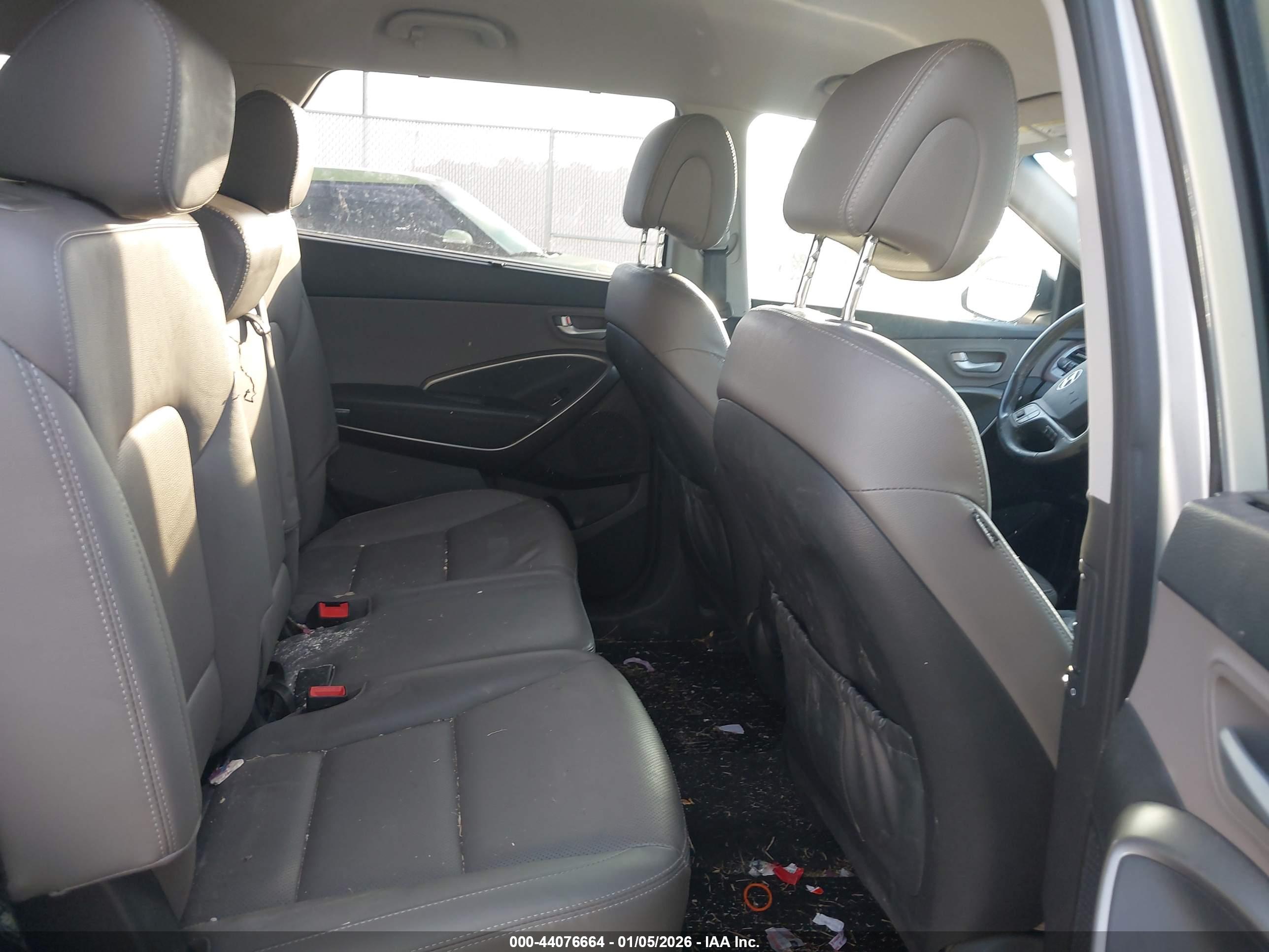 HYUNDAI SANTA image 8