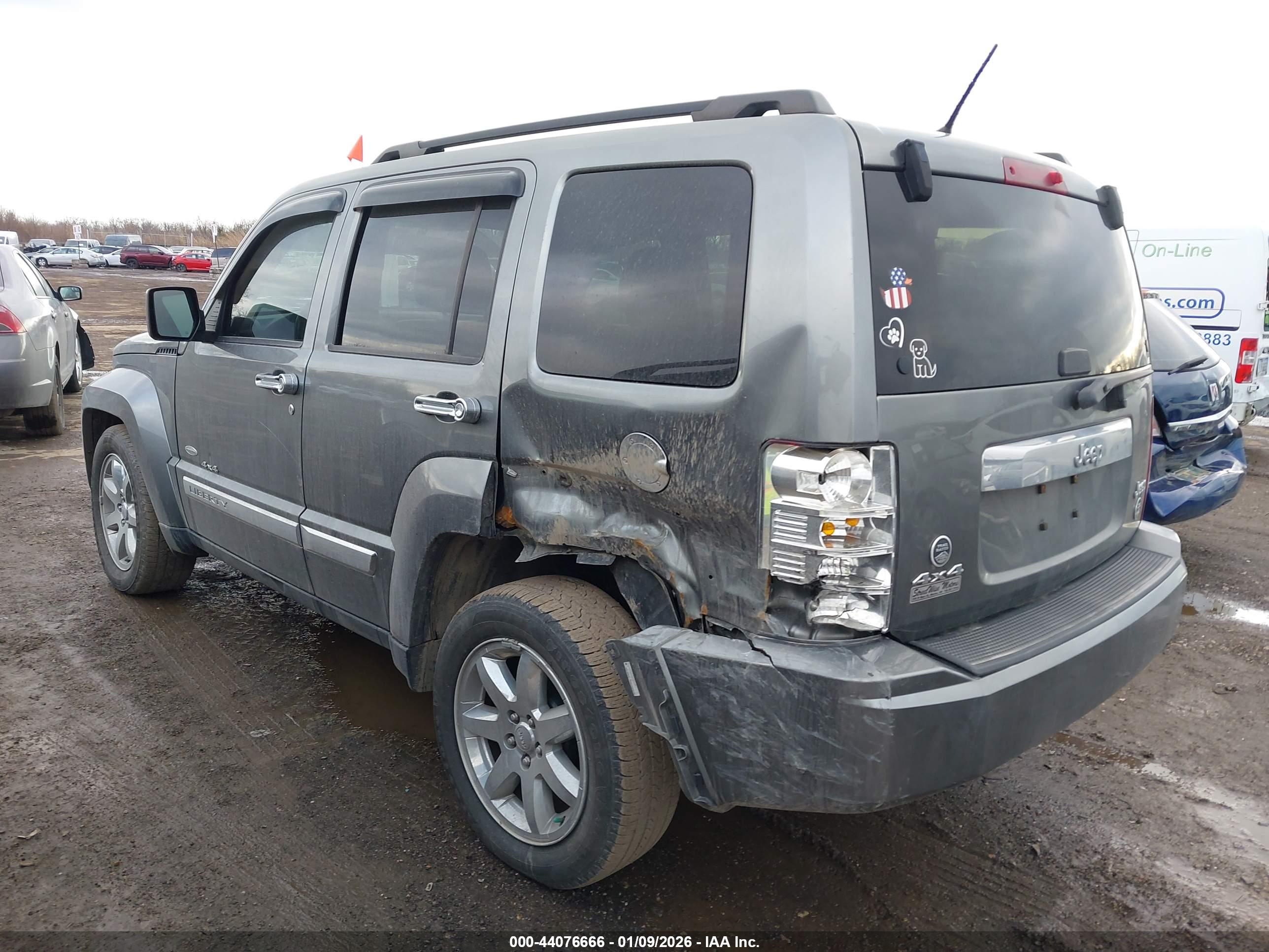 JEEP LIBERTY image 3