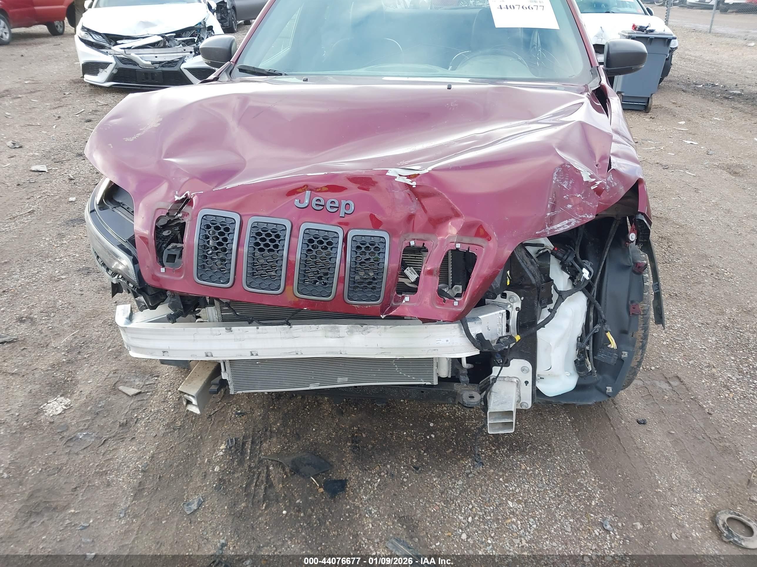 JEEP CHEROKEE image 6