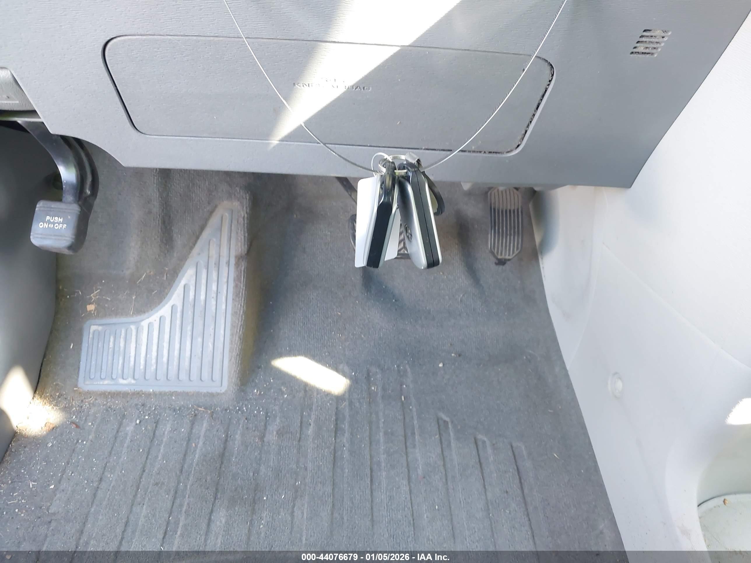 TOYOTA SIENNA image 11