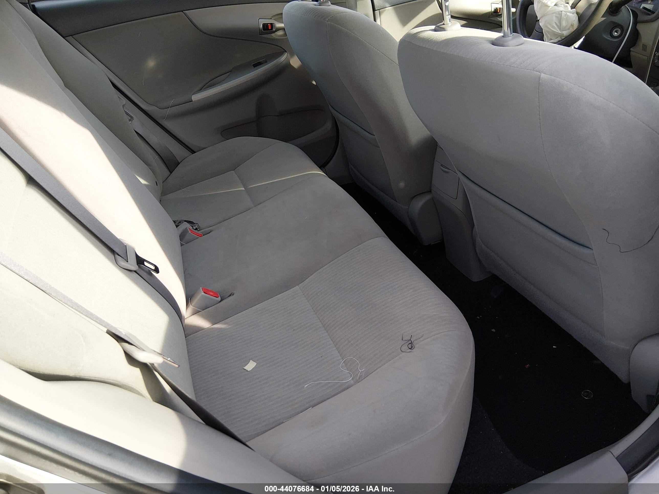 TOYOTA COROLLA image 8