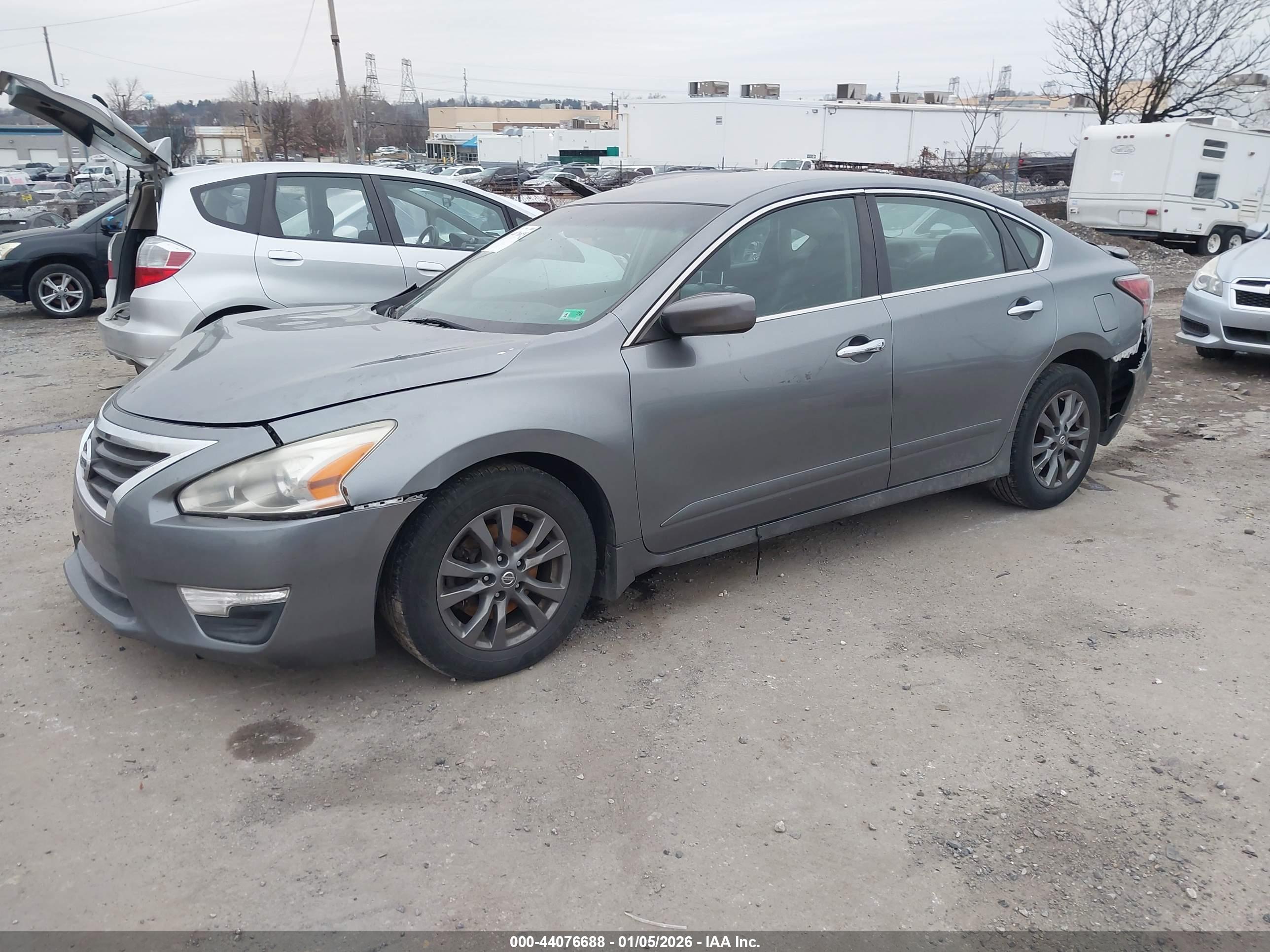 NISSAN ALTIMA image 2