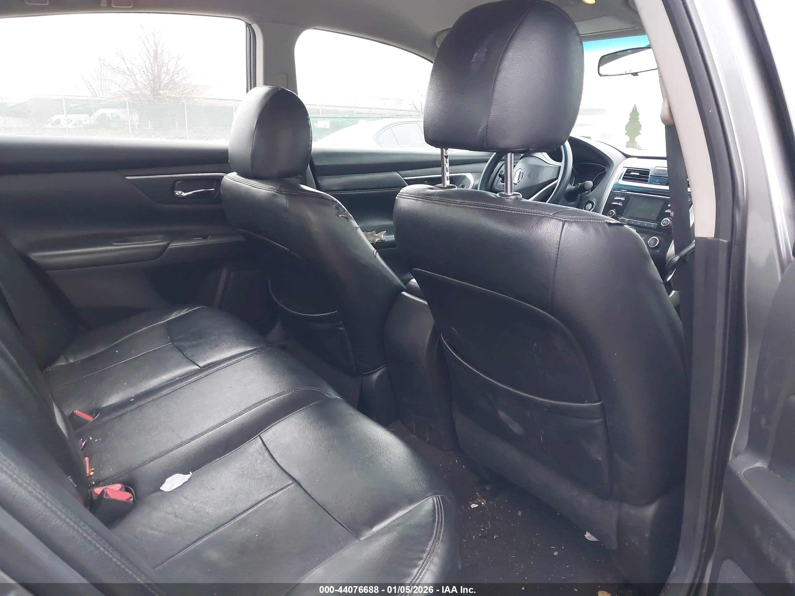 NISSAN ALTIMA image 8