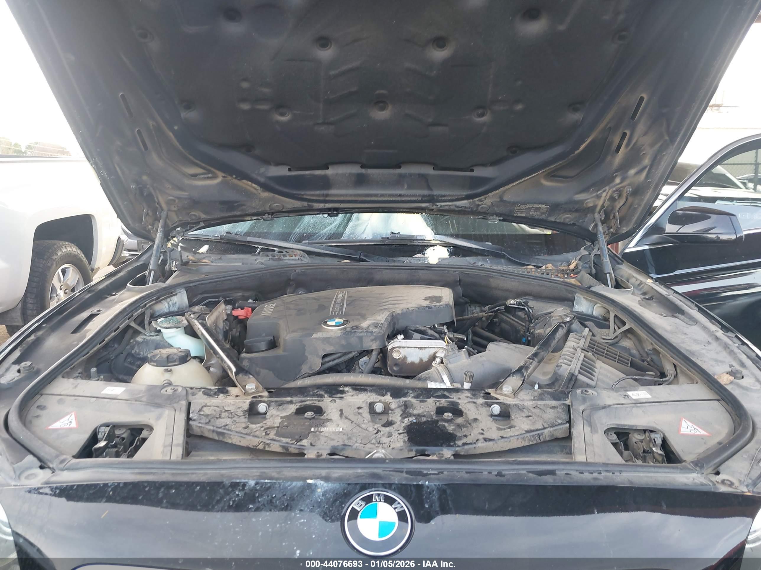 BMW 528I image 10