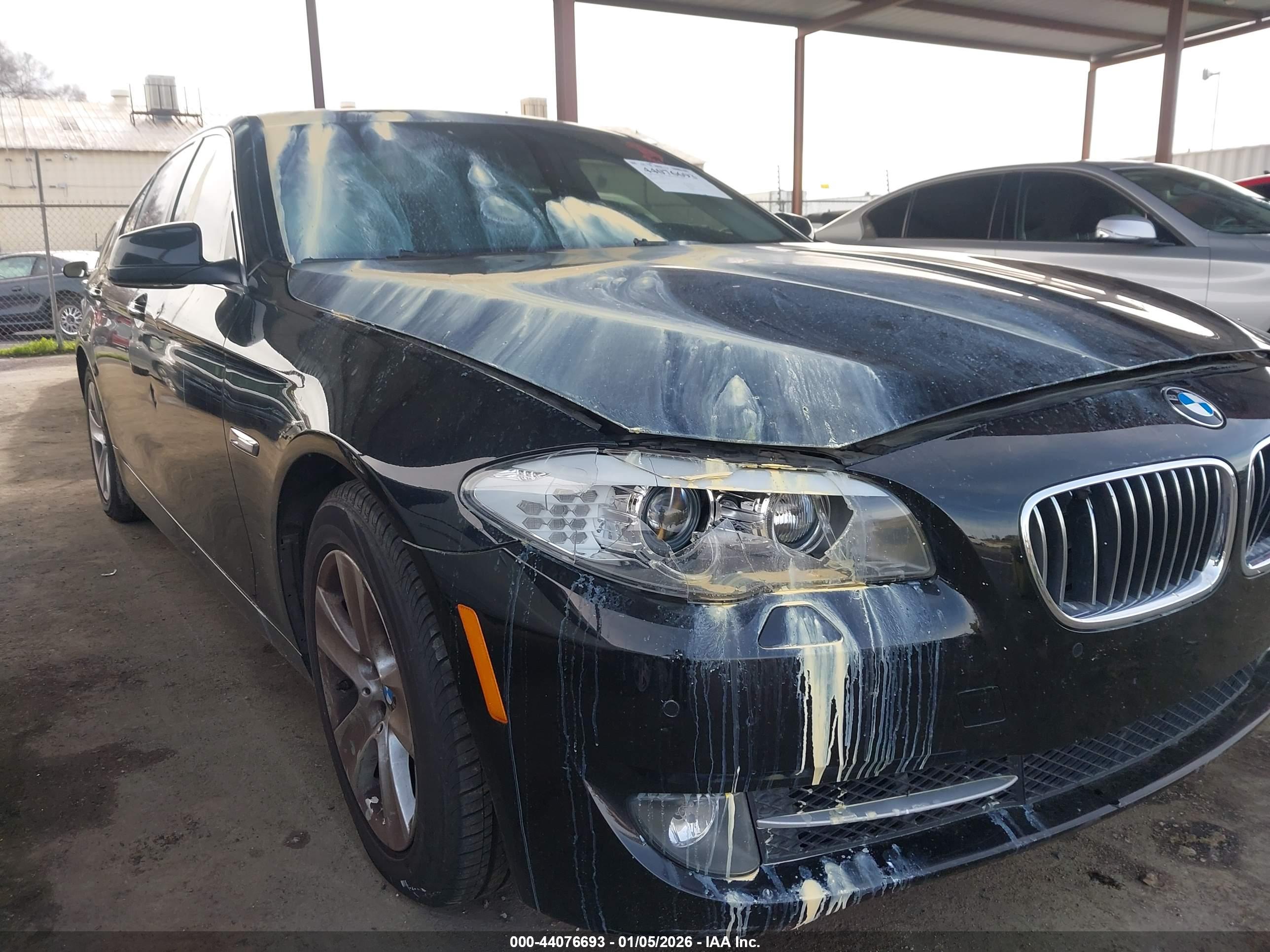 BMW 528I image 6