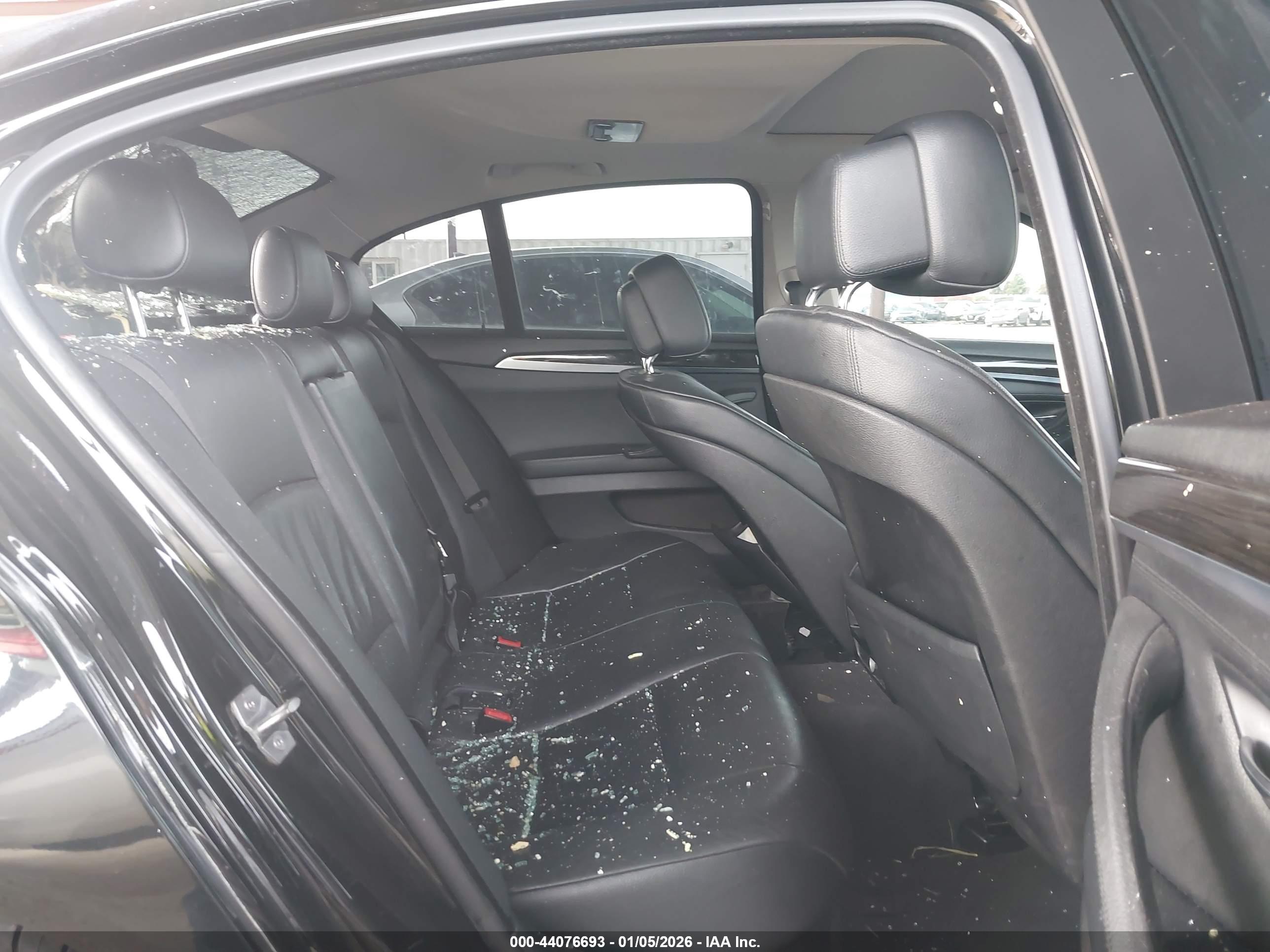 BMW 528I image 8