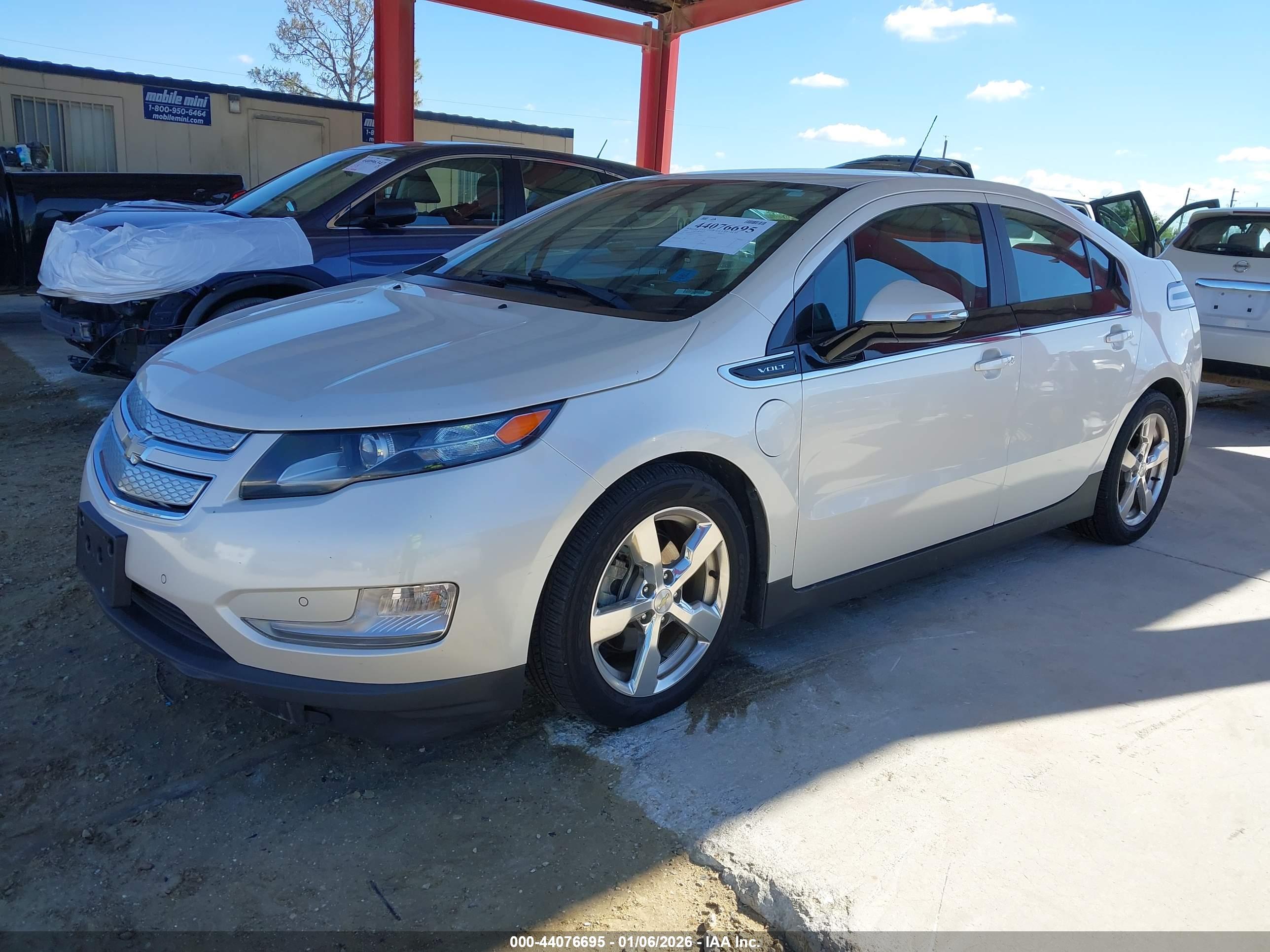 CHEVROLET VOLT image 2
