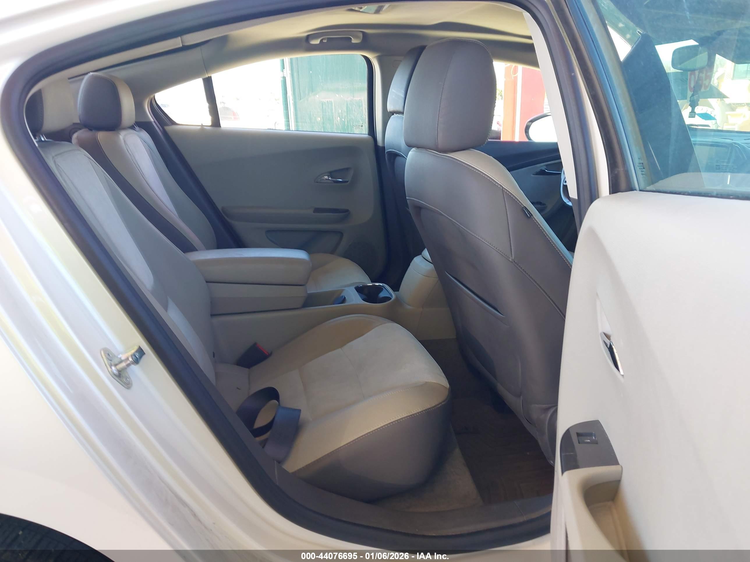 CHEVROLET VOLT image 8