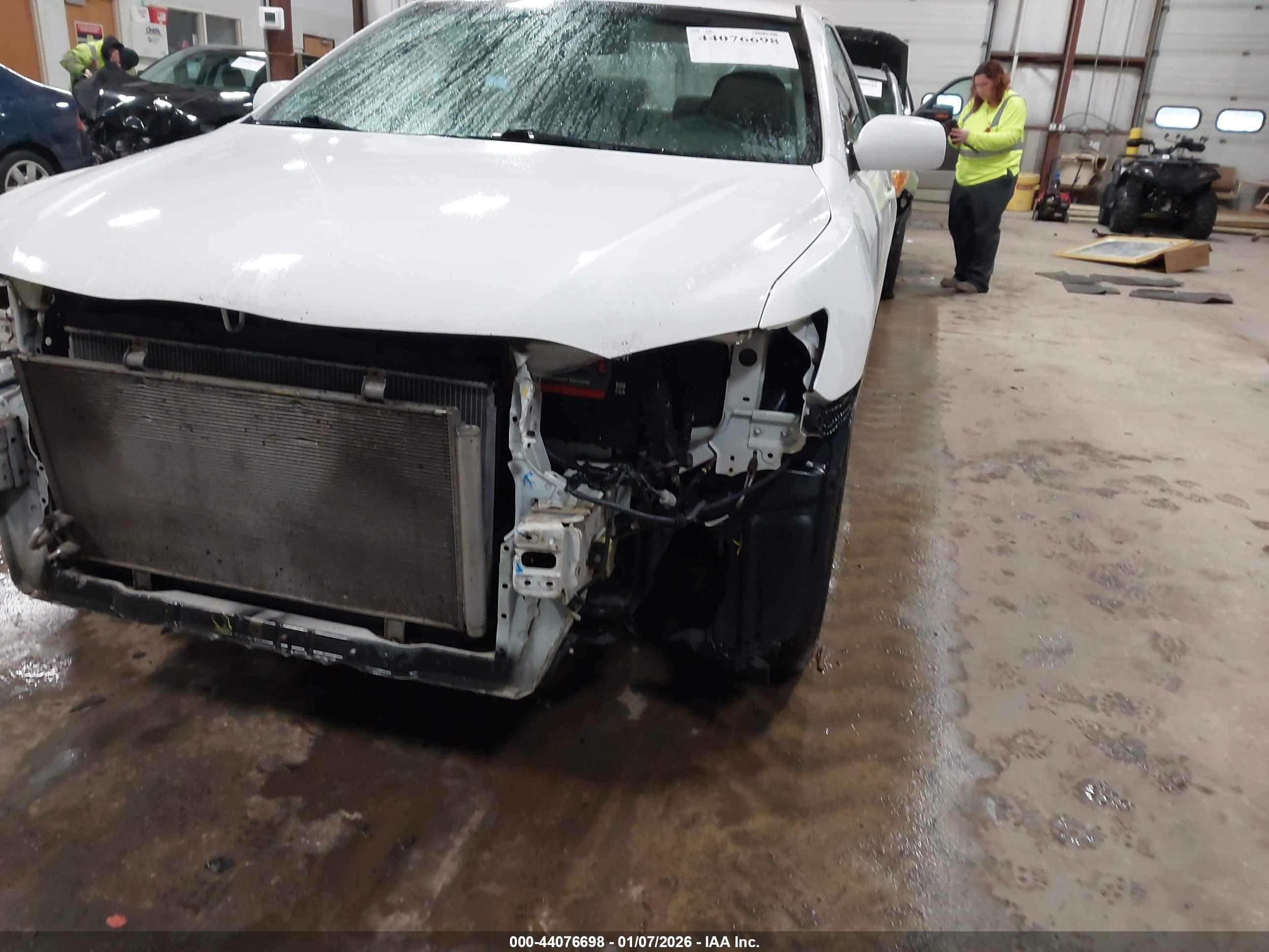 TOYOTA CAMRY image 6