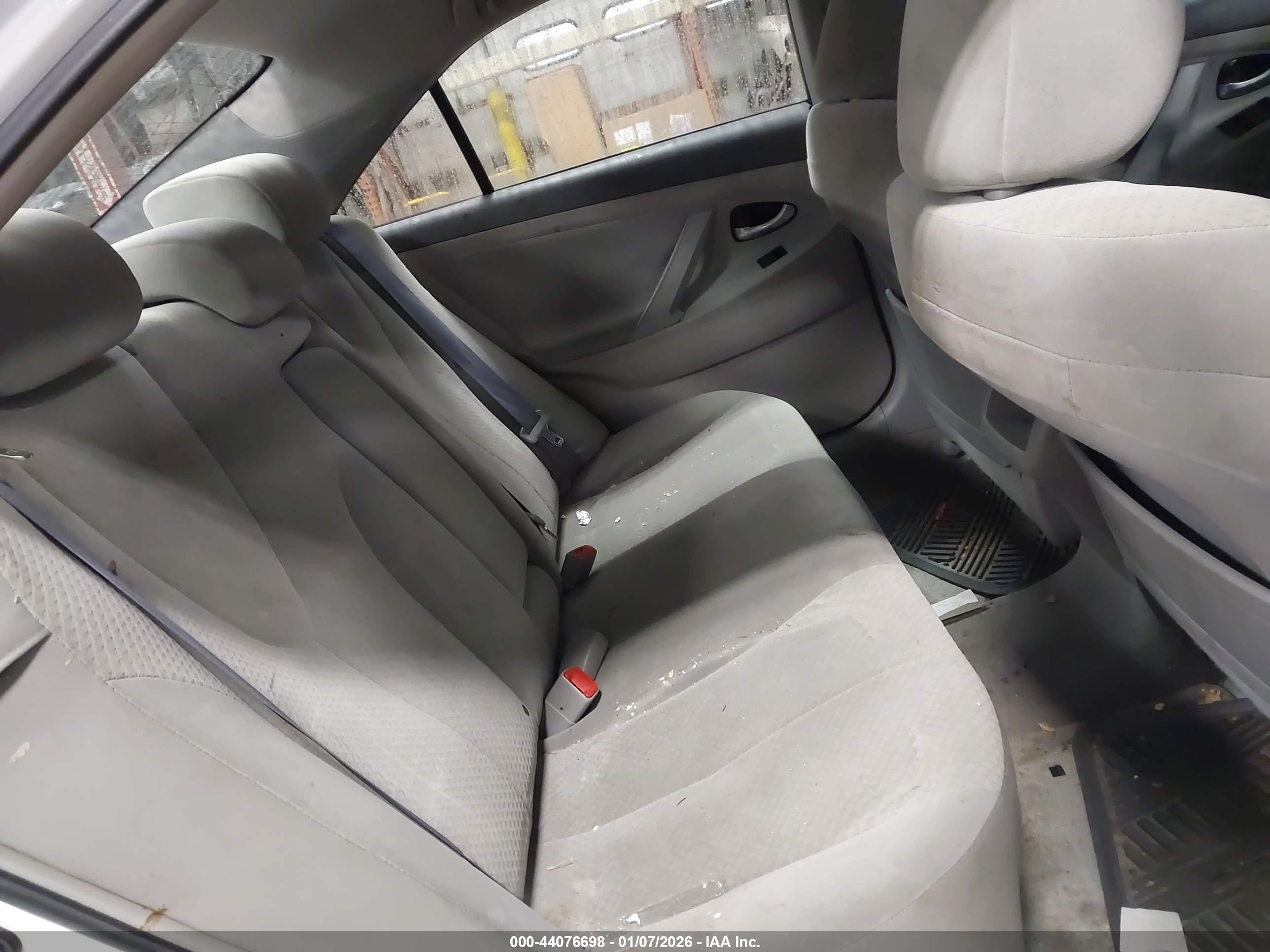 TOYOTA CAMRY image 8