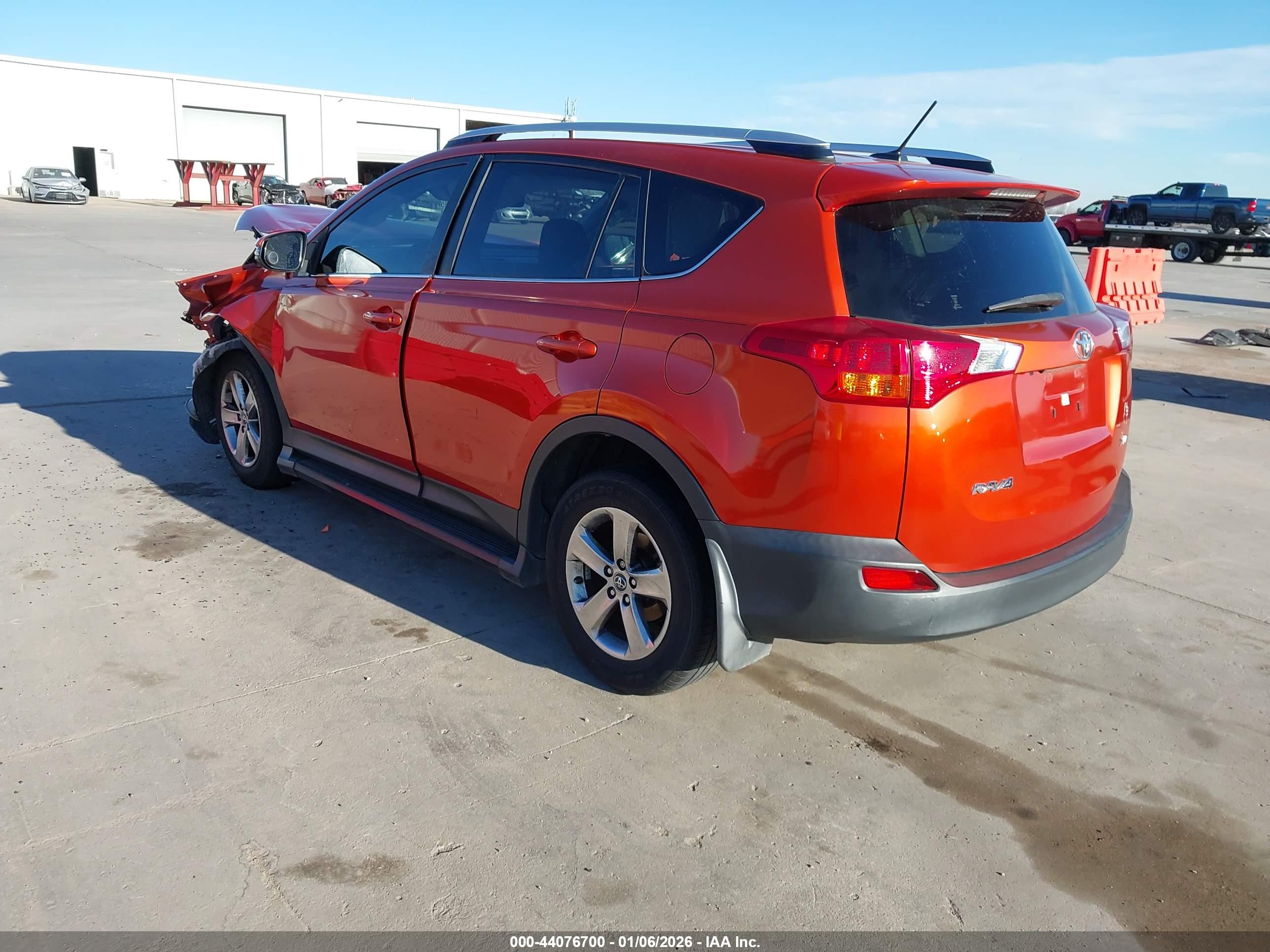 TOYOTA RAV4 image 3