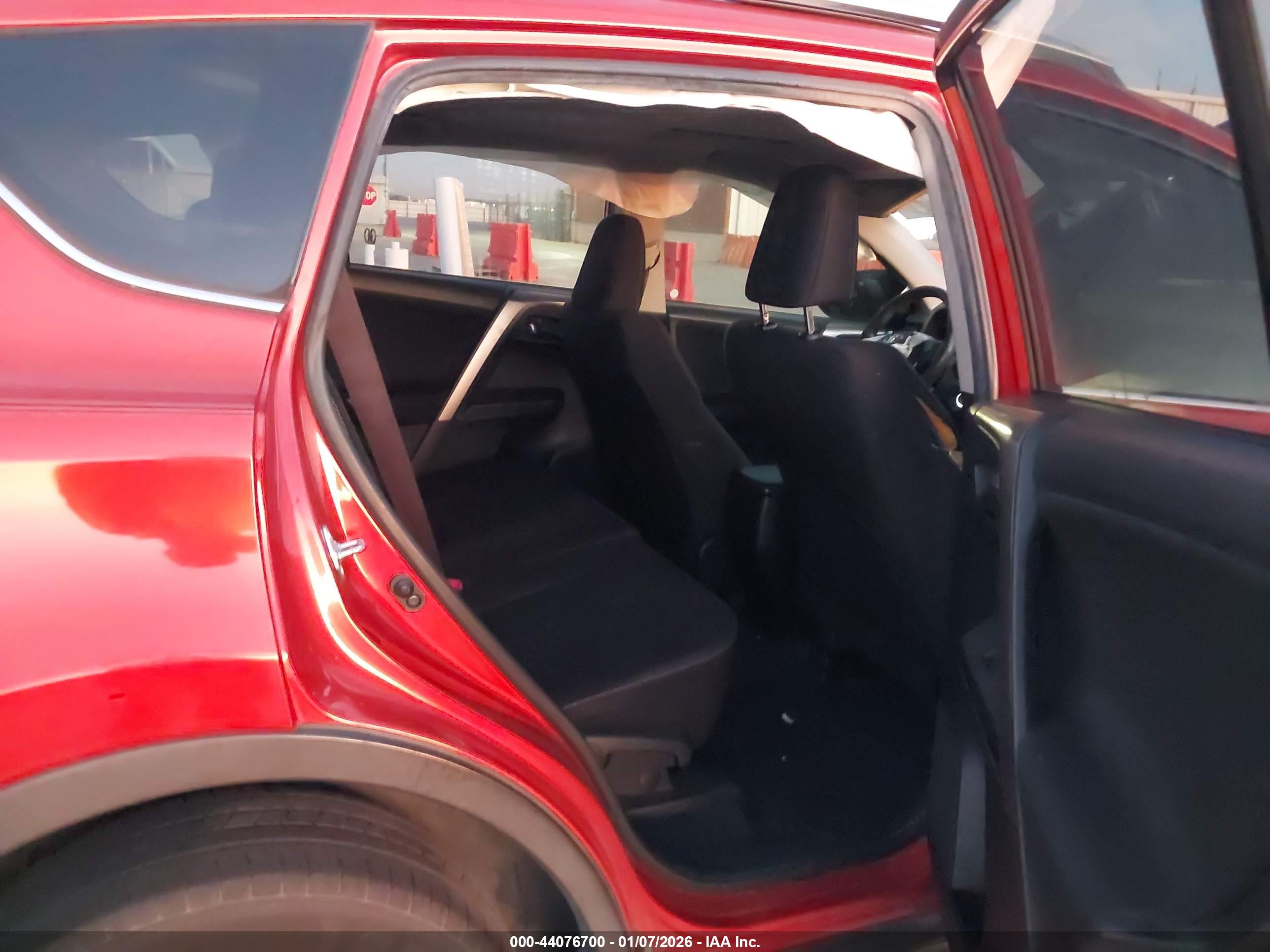 TOYOTA RAV4 image 8