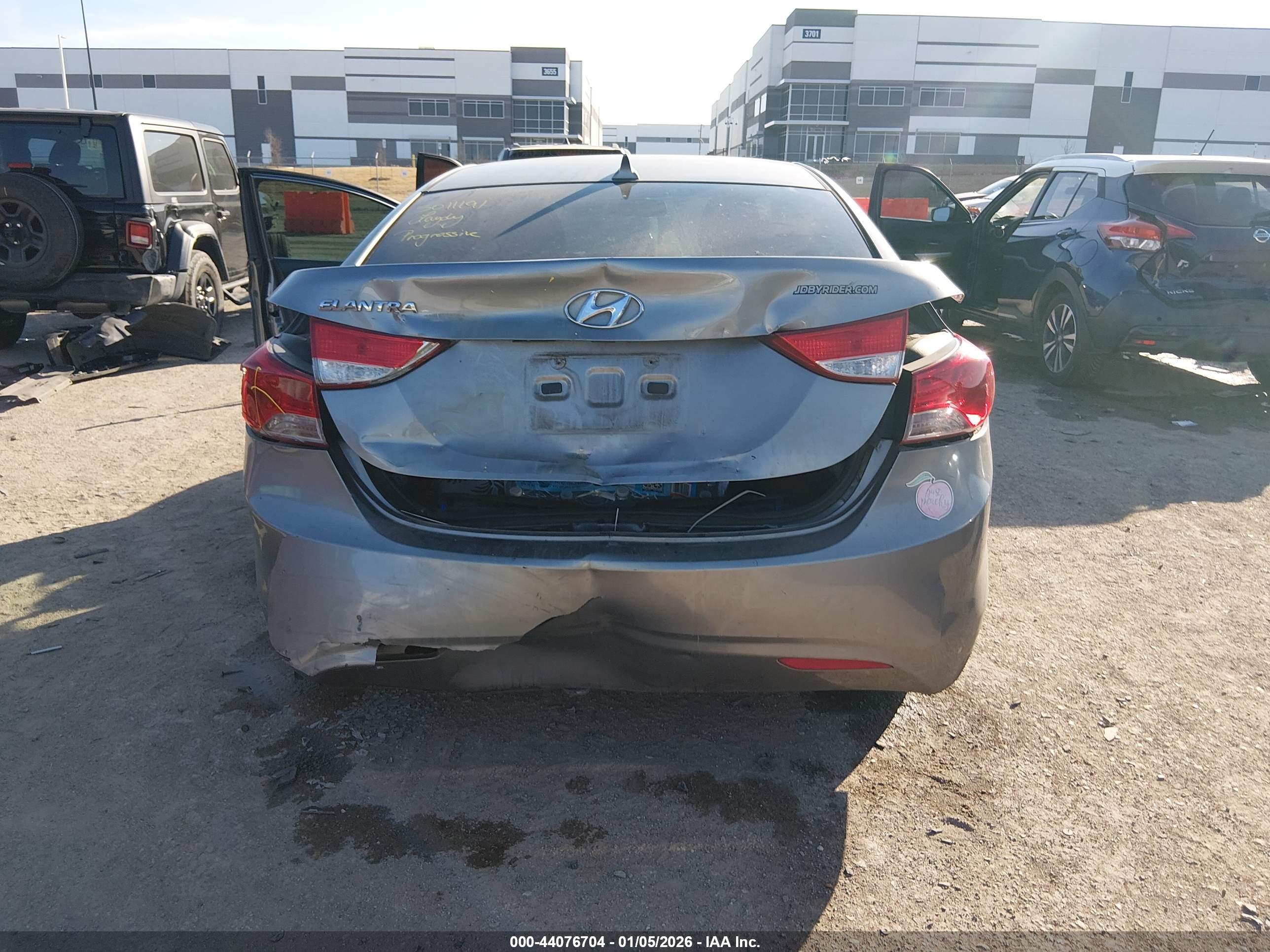 HYUNDAI ELANTRA image 6