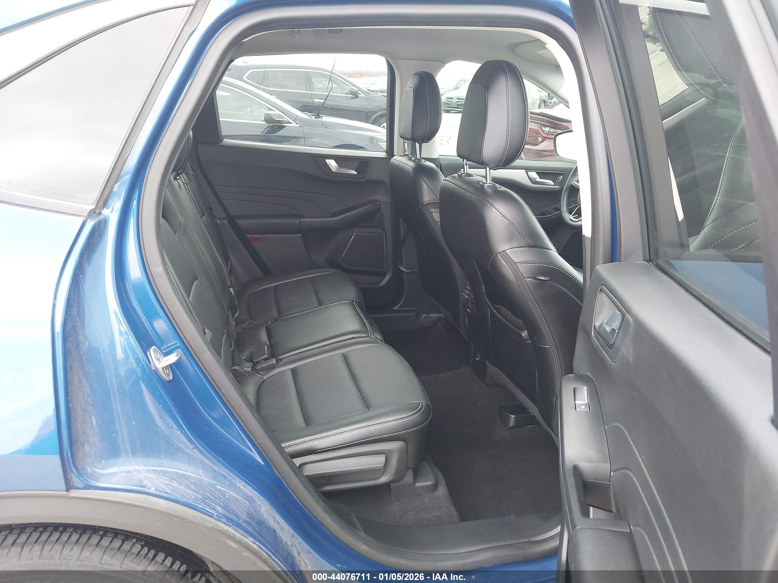 FORD ESCAPE image 8