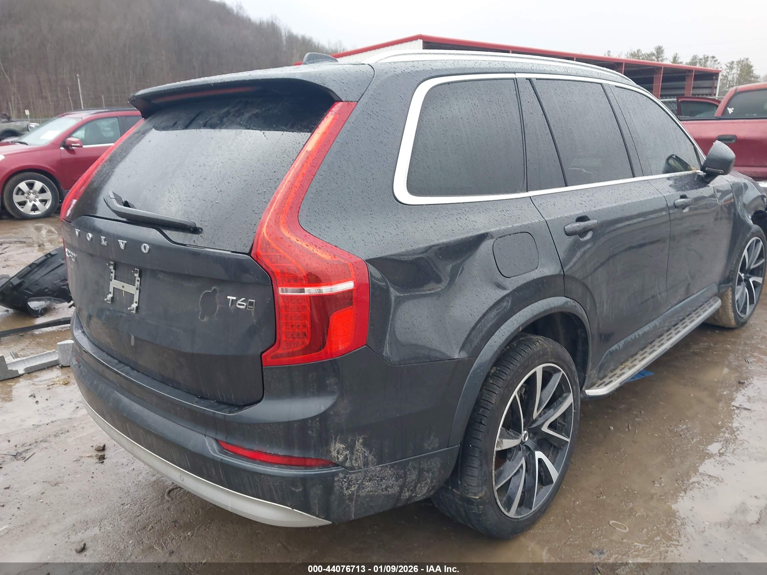 VOLVO XC90 image 4