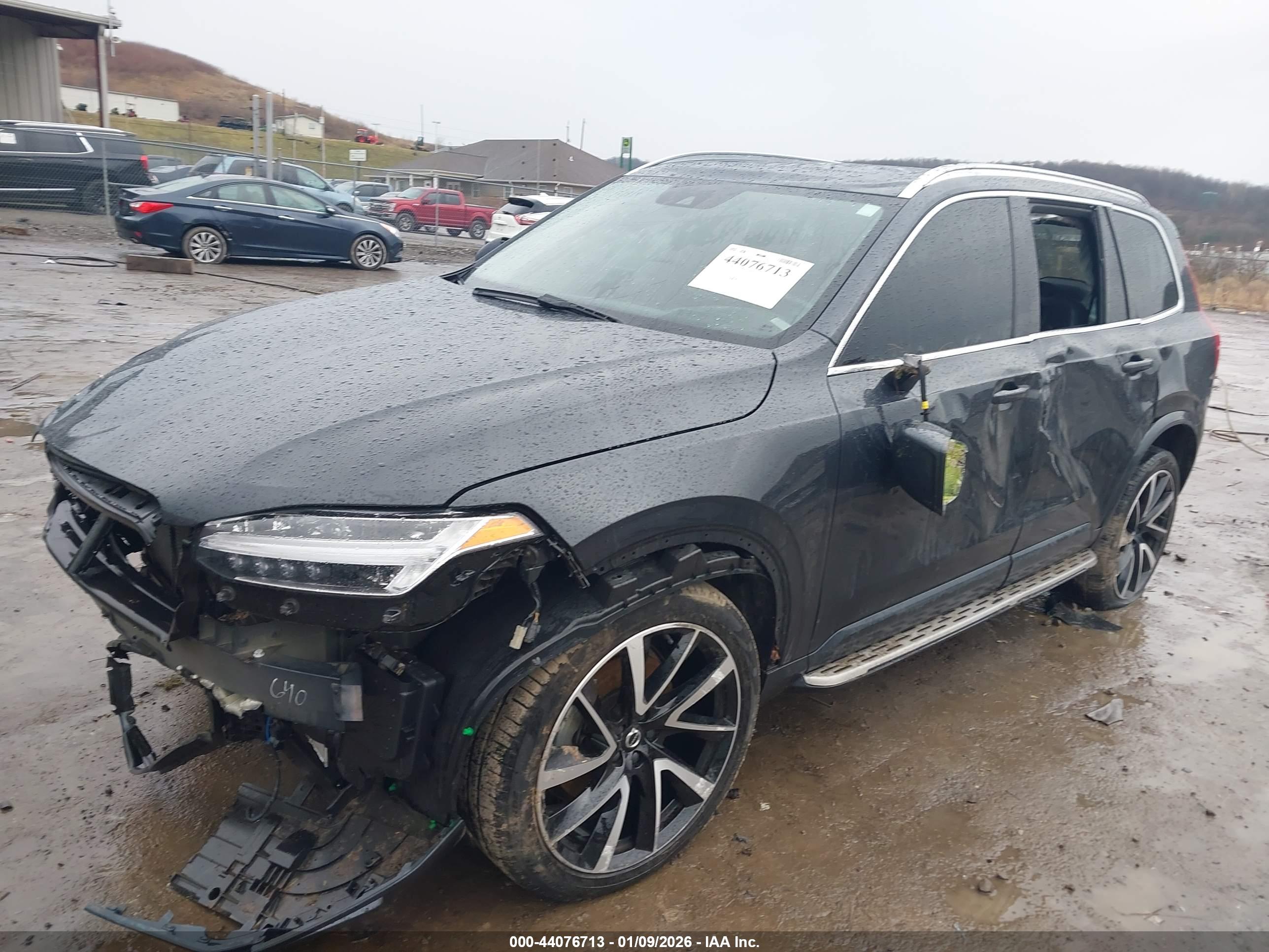 VOLVO XC90 image 6