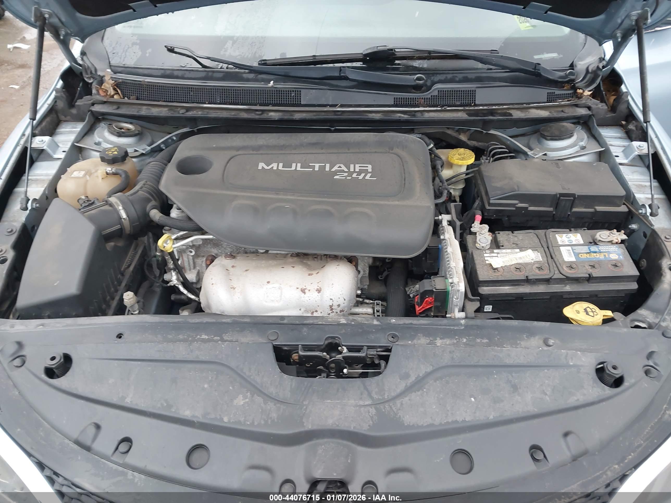 CHRYSLER 200 image 10