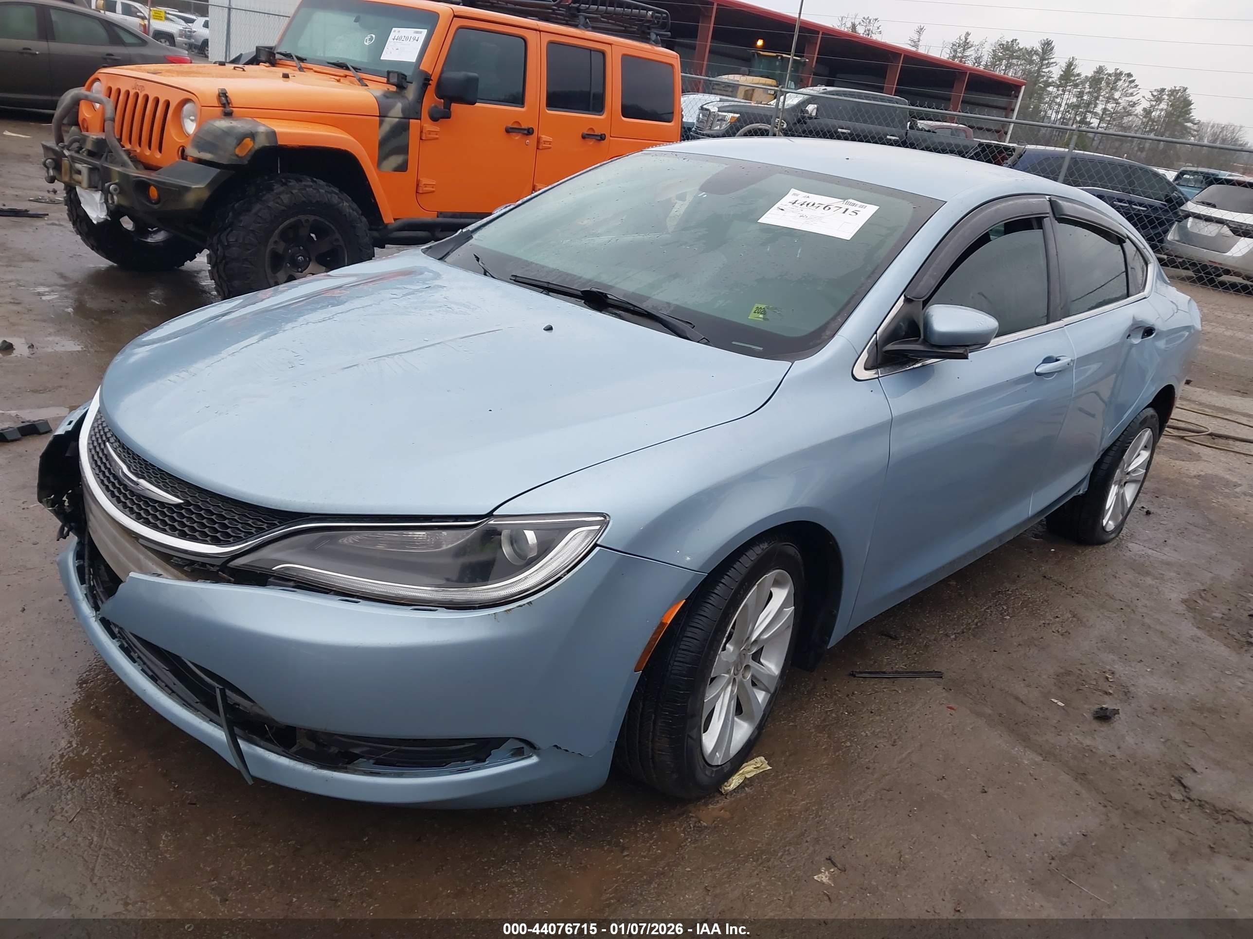 CHRYSLER 200 image 2
