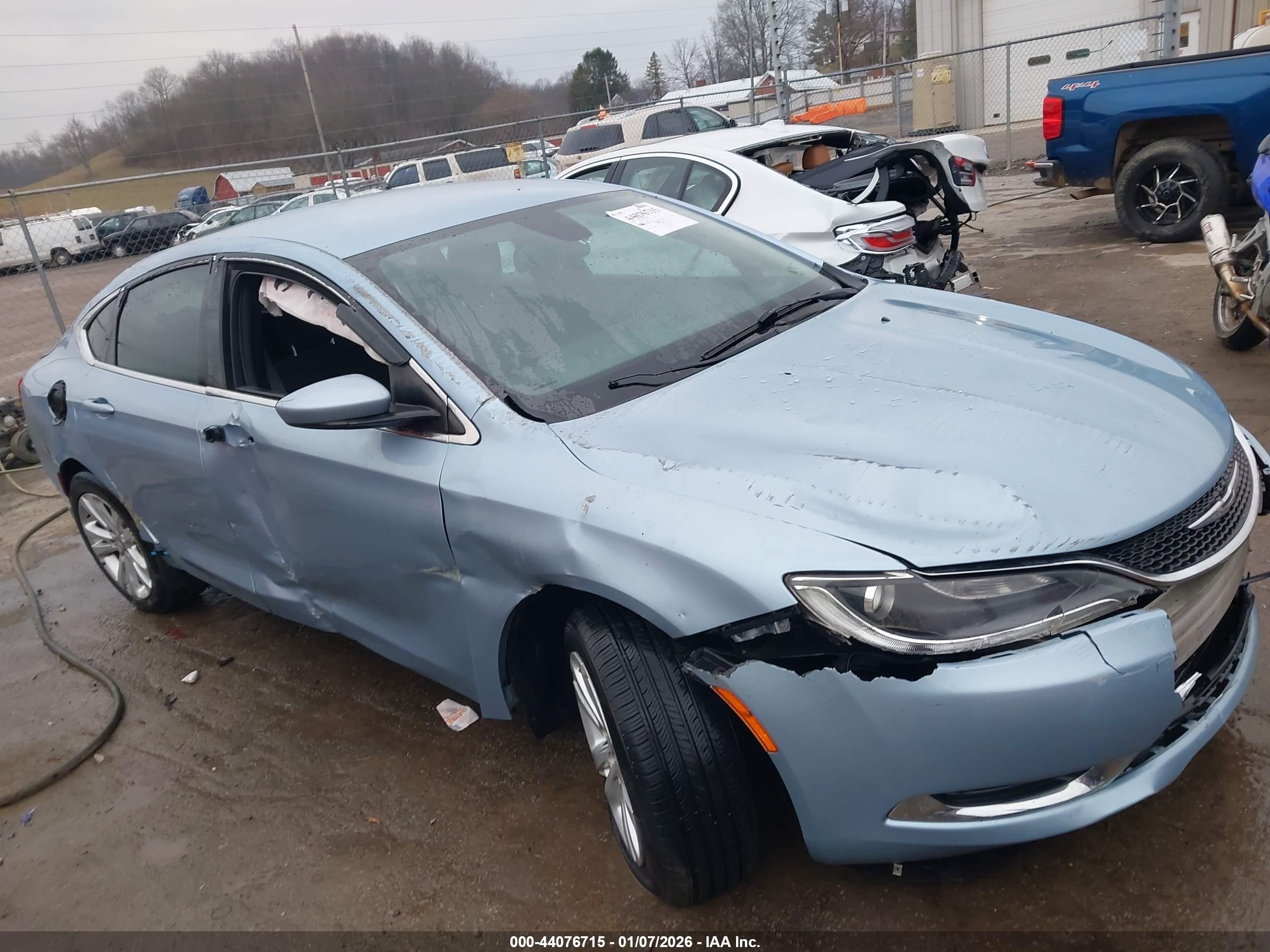 CHRYSLER 200 image 6