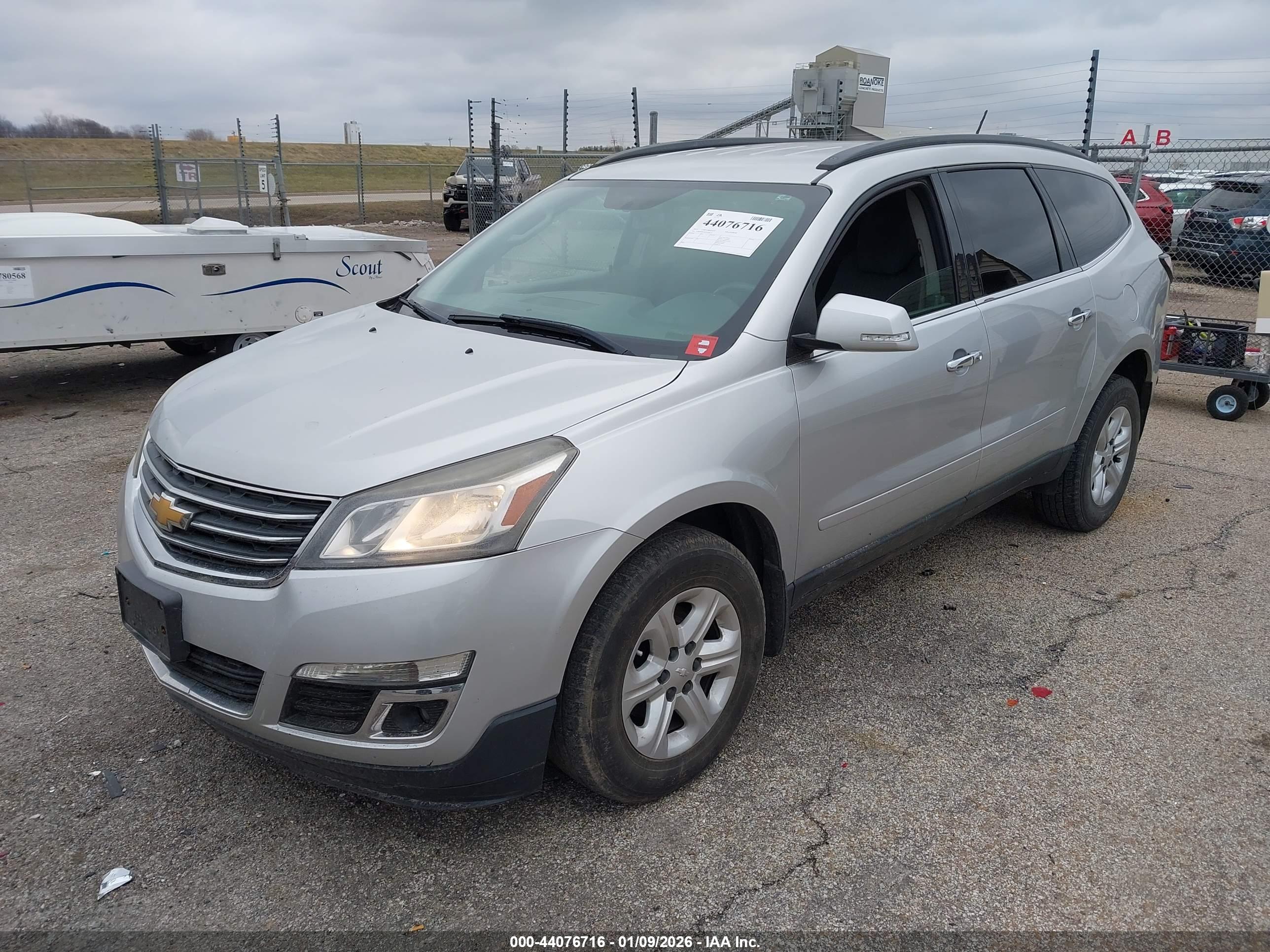 CHEVROLET TRAVERSE image 2