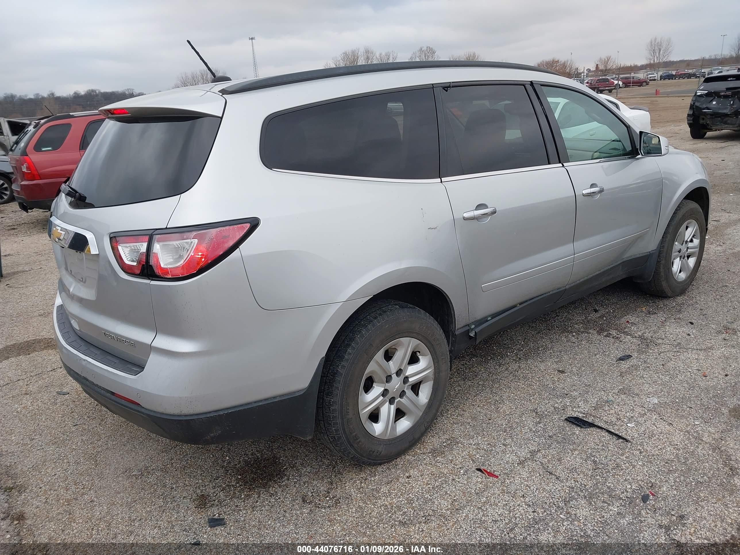 CHEVROLET TRAVERSE image 4
