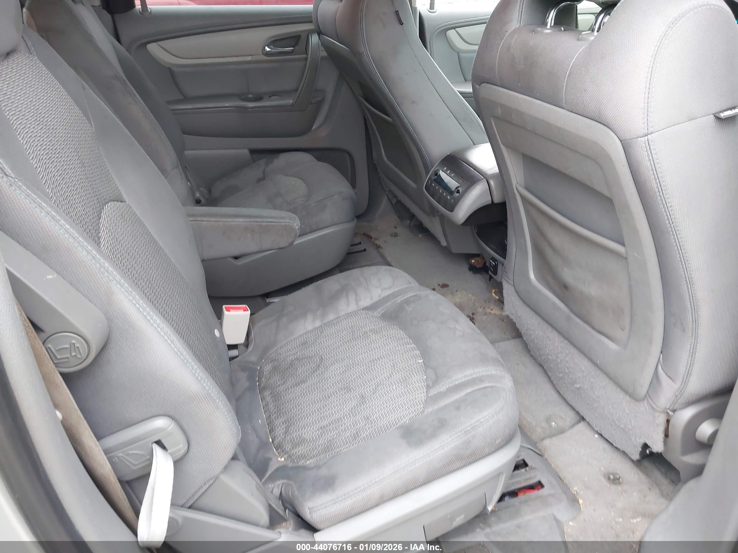CHEVROLET TRAVERSE image 8