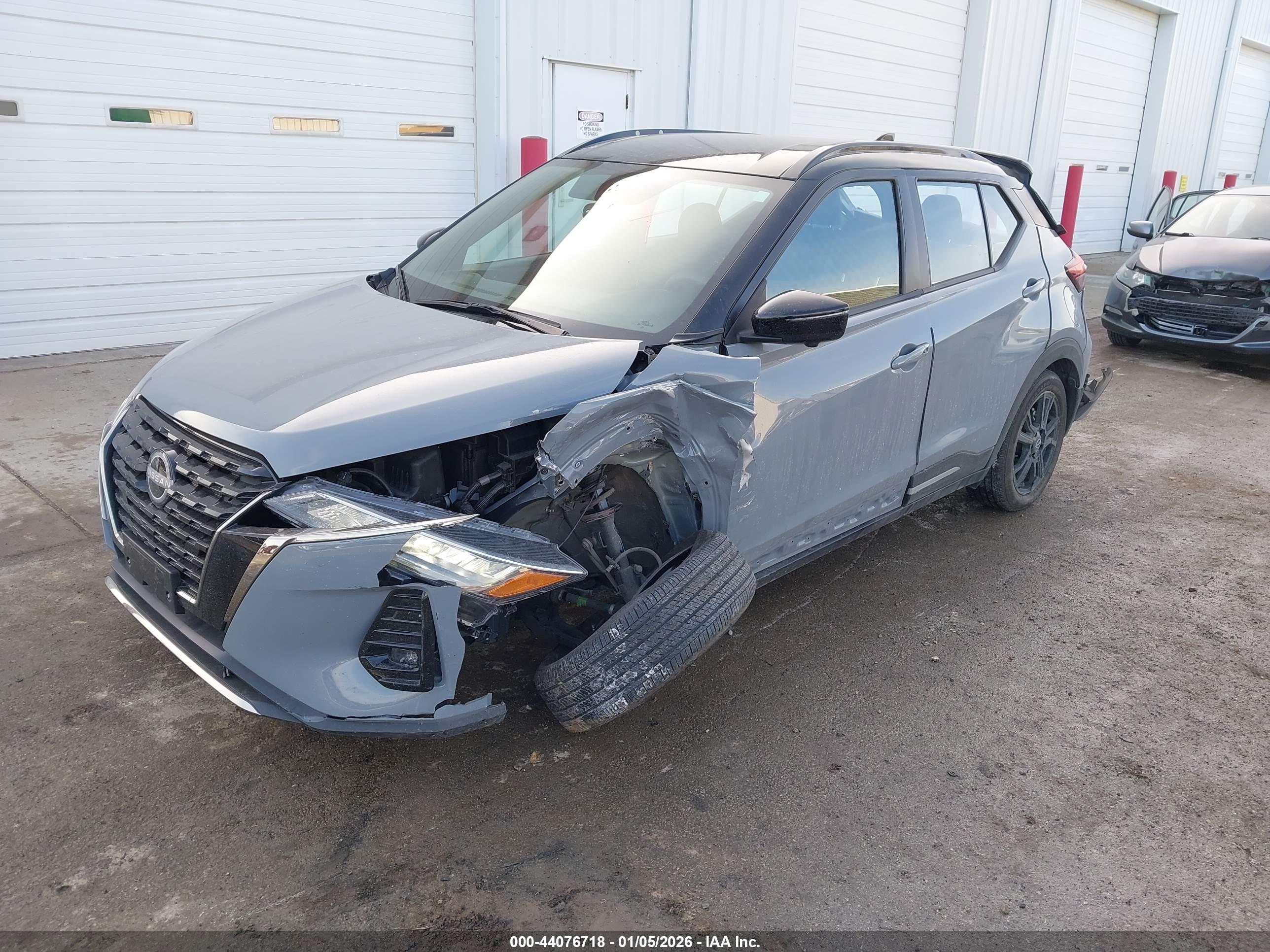 NISSAN KICKS image 2