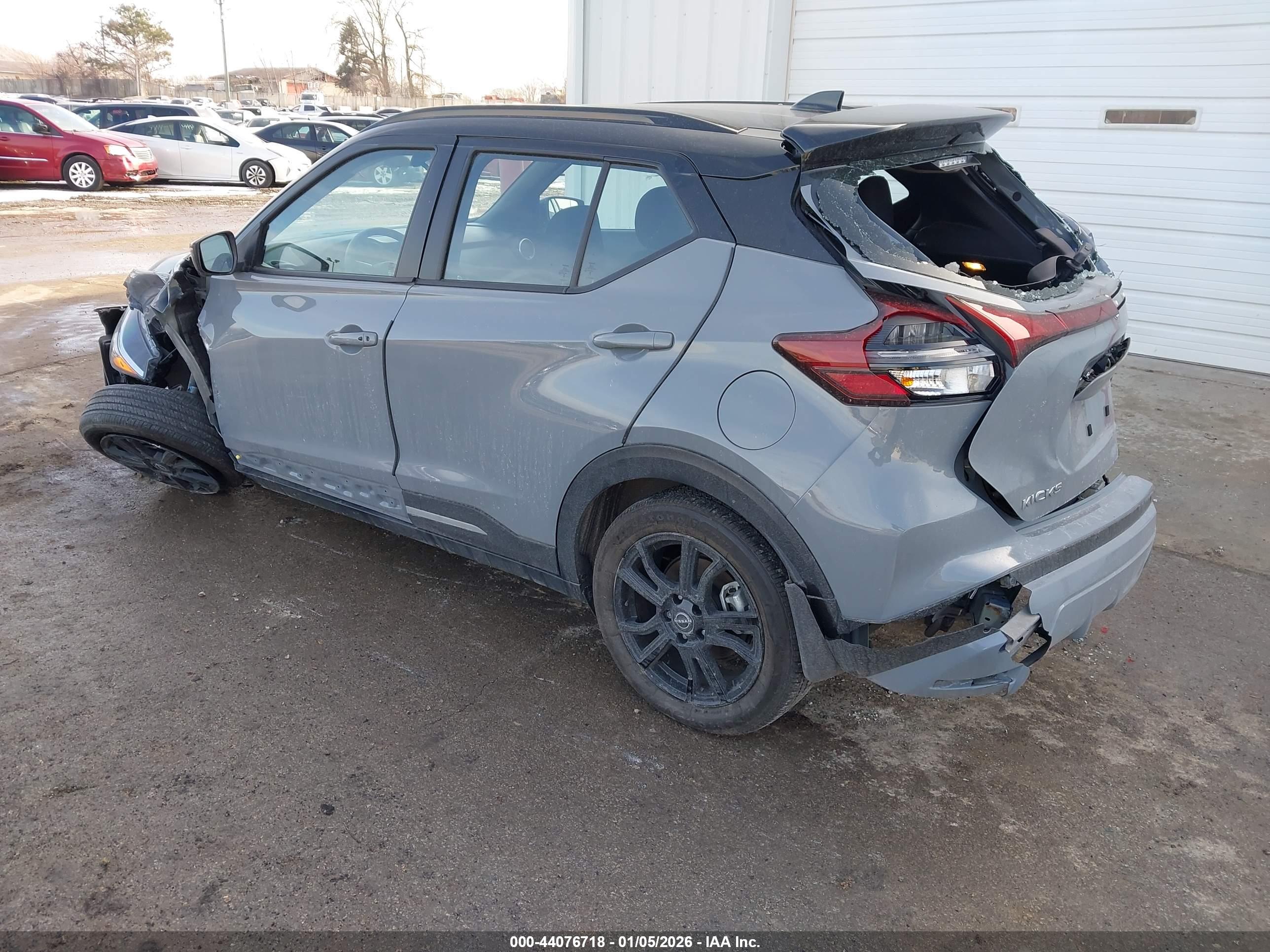 NISSAN KICKS image 3