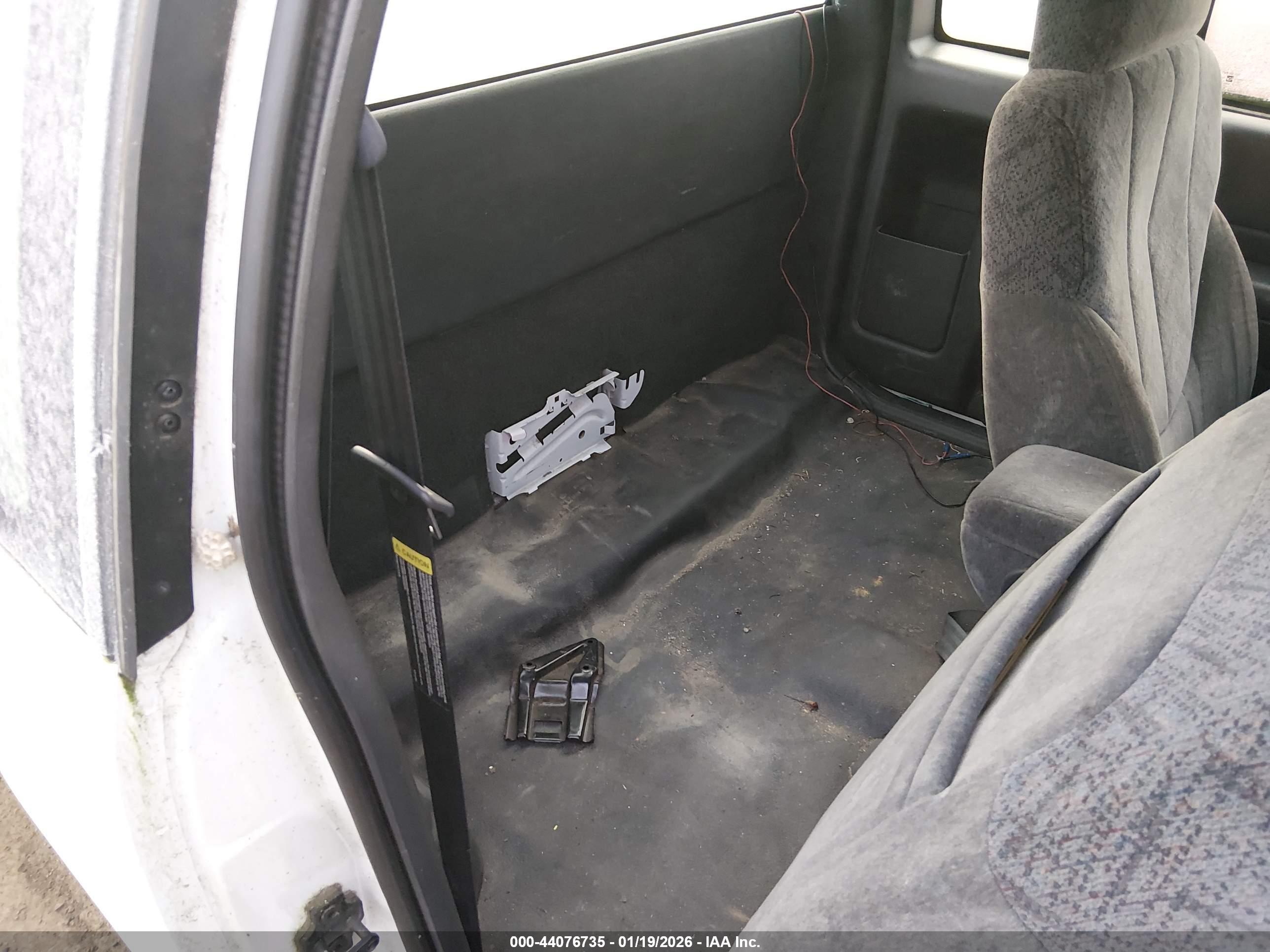 GMC SONOMA image 8