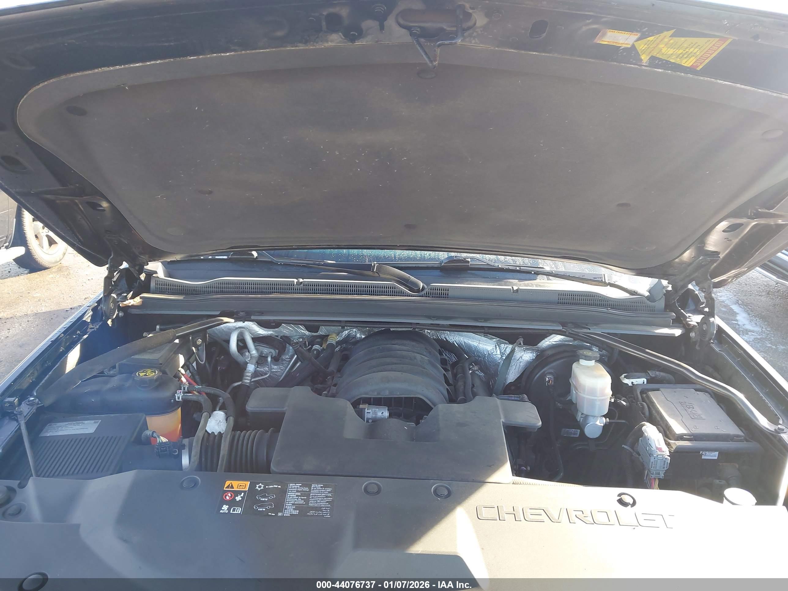 CHEVROLET SUBURBAN image 10