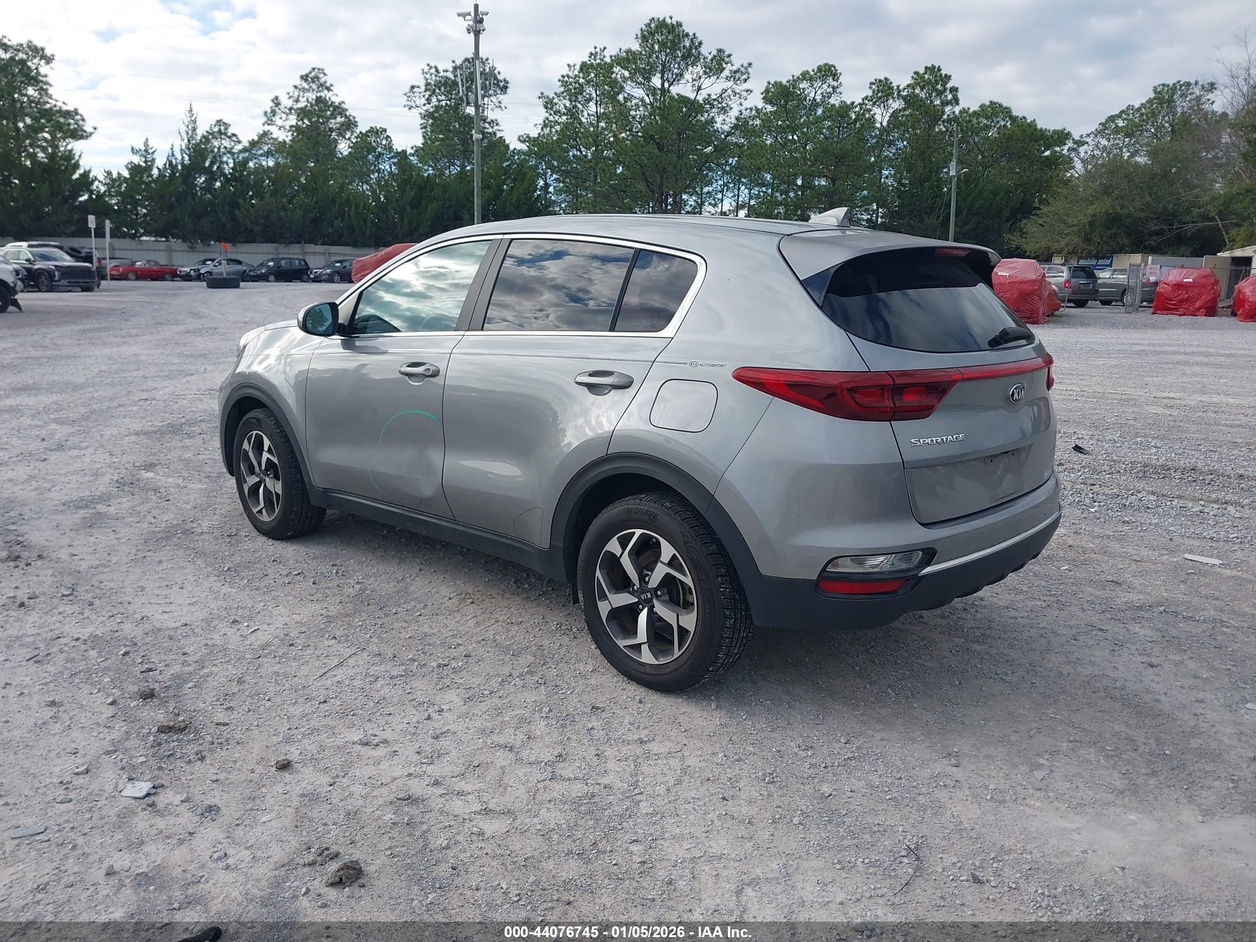 KIA SPORTAGE image 3