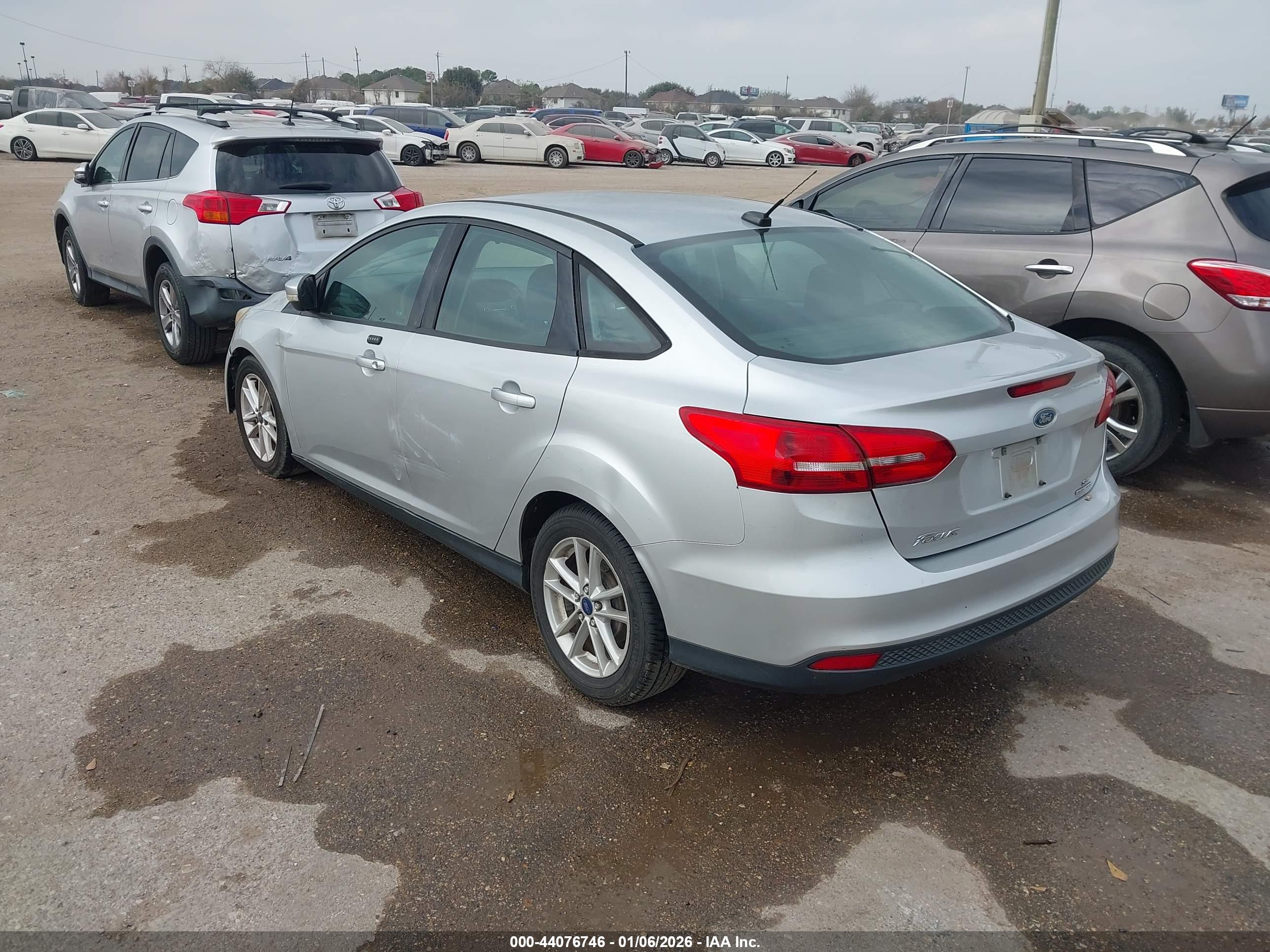 FORD FOCUS image 3