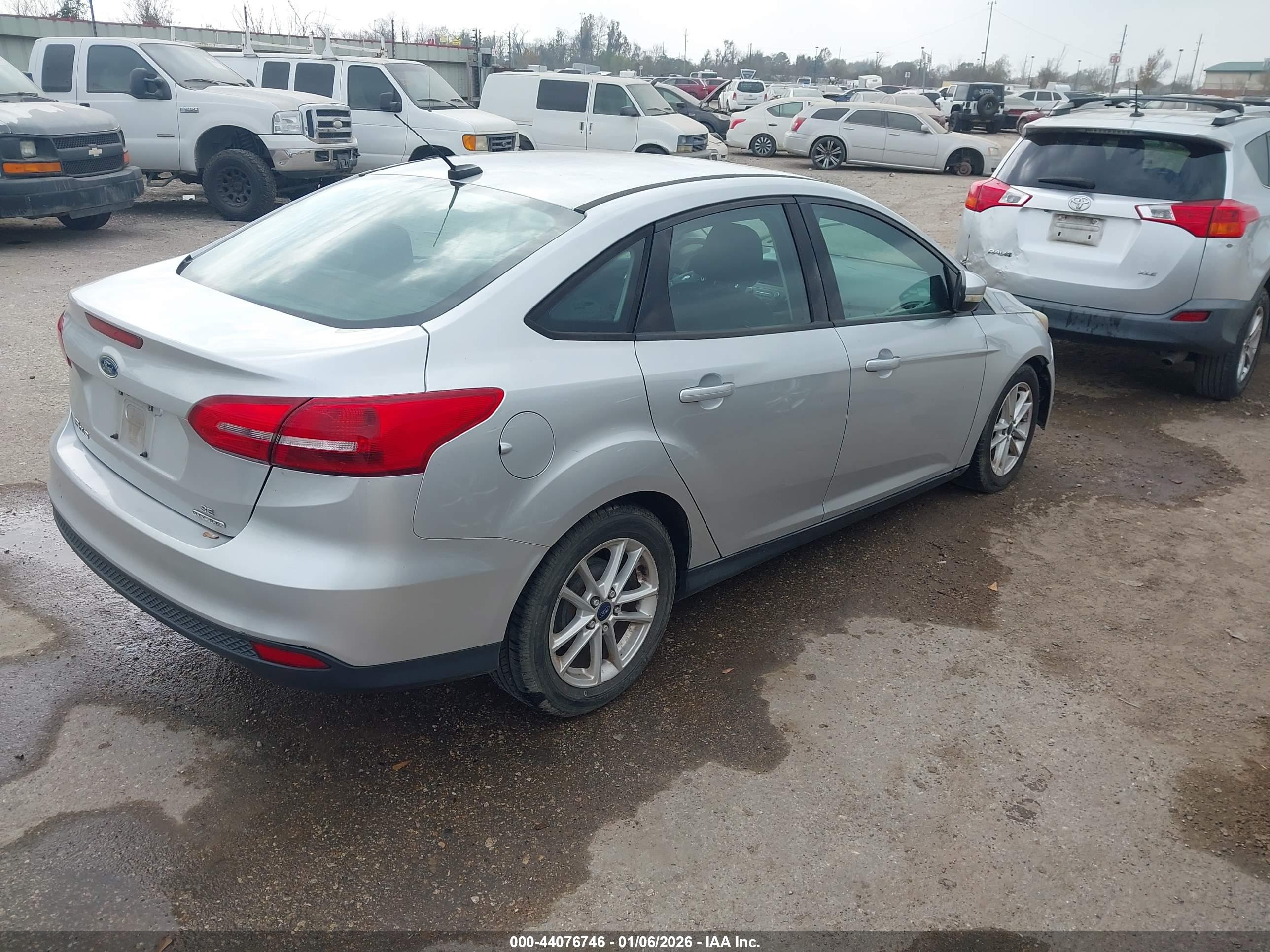 FORD FOCUS image 4