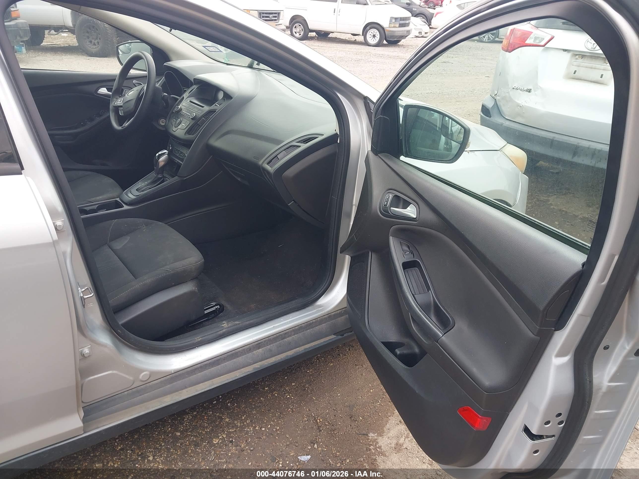 FORD FOCUS image 5