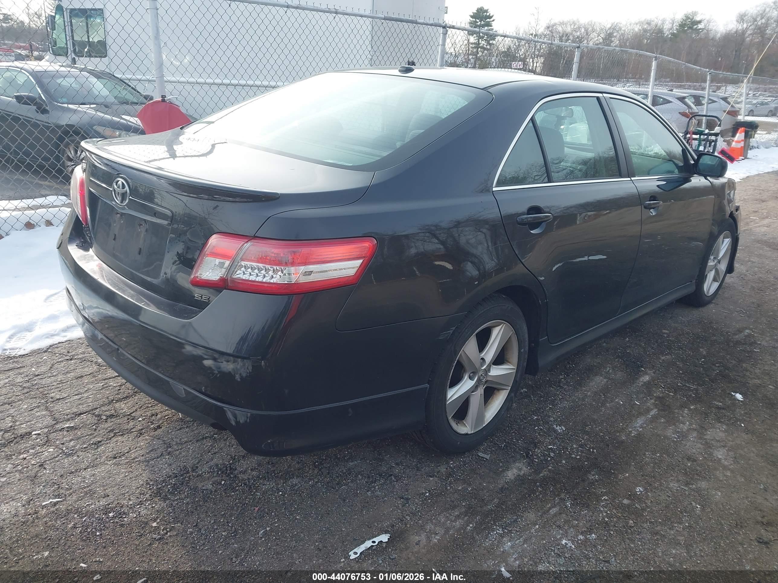 TOYOTA CAMRY image 4