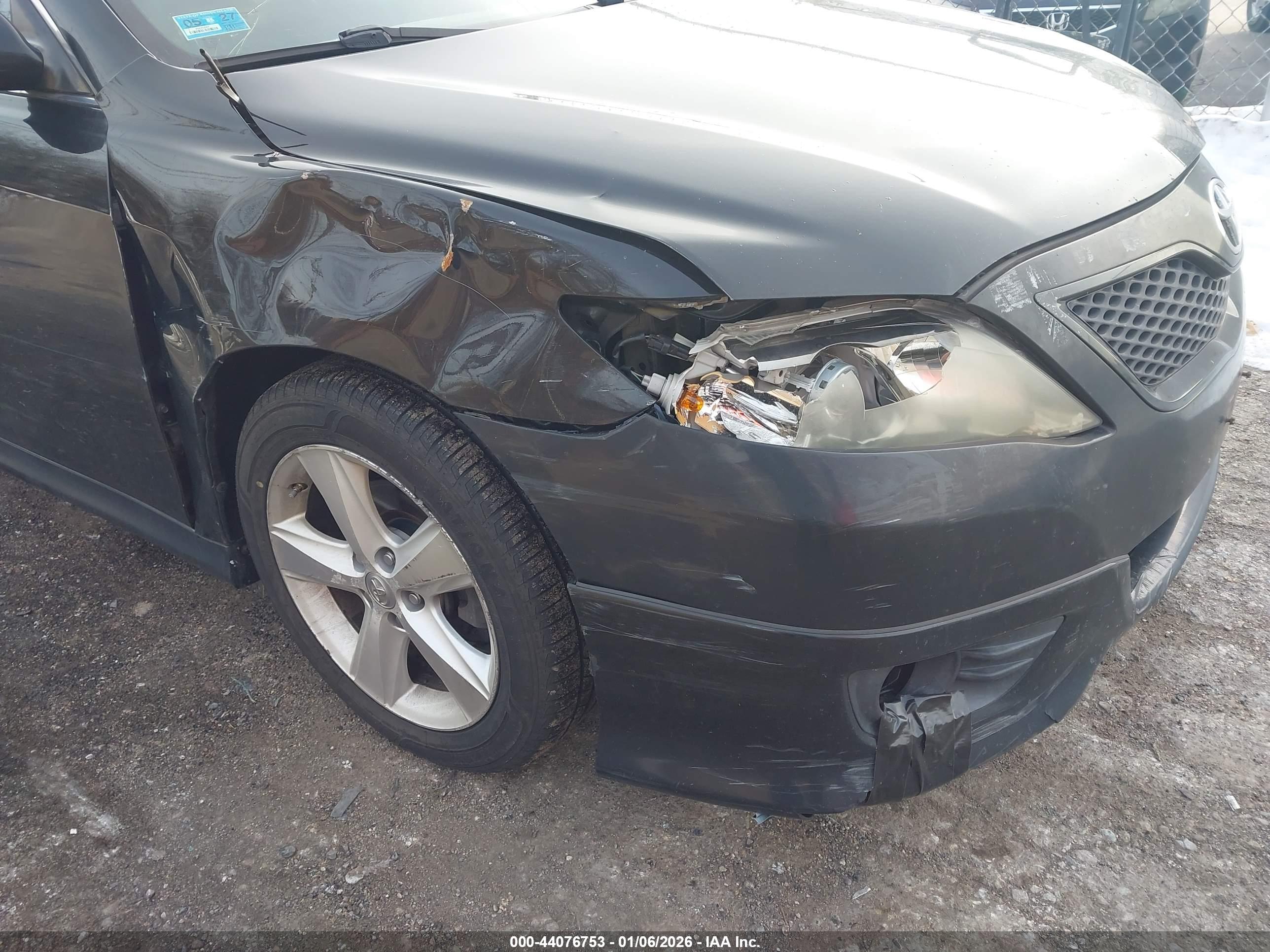 TOYOTA CAMRY image 6