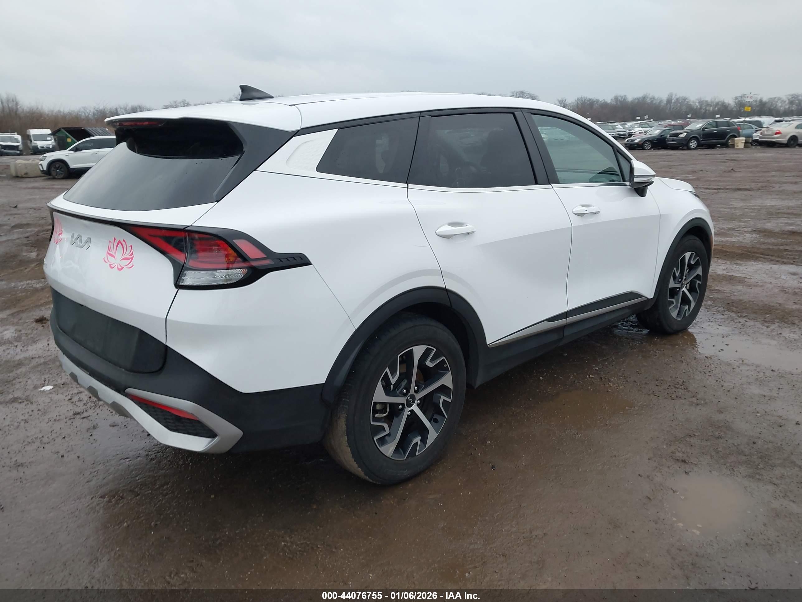 KIA SPORTAGE image 4