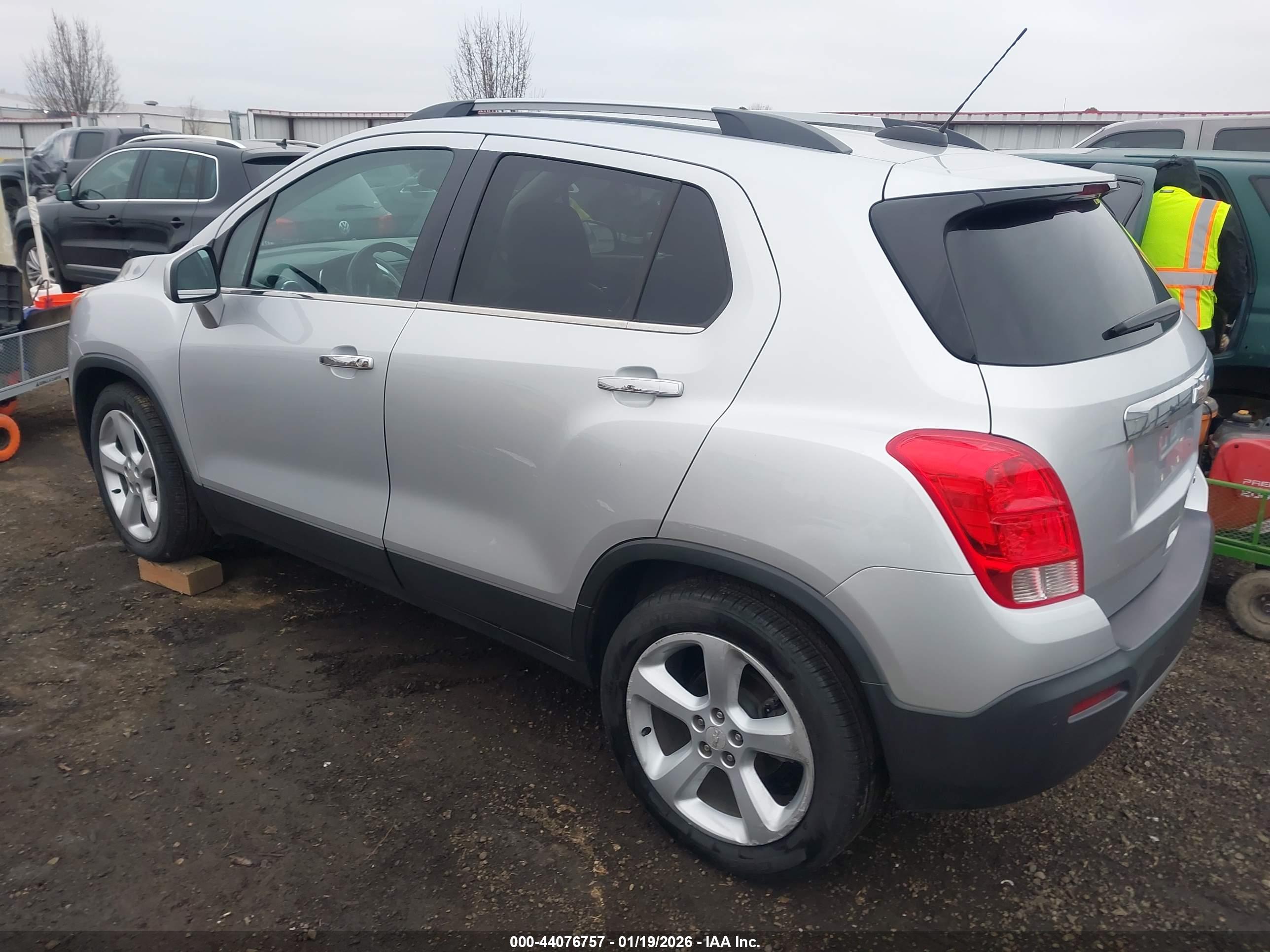 CHEVROLET TRAX image 3