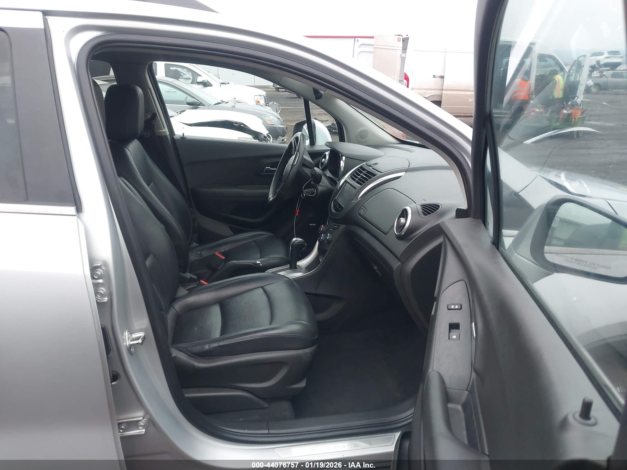 CHEVROLET TRAX image 5