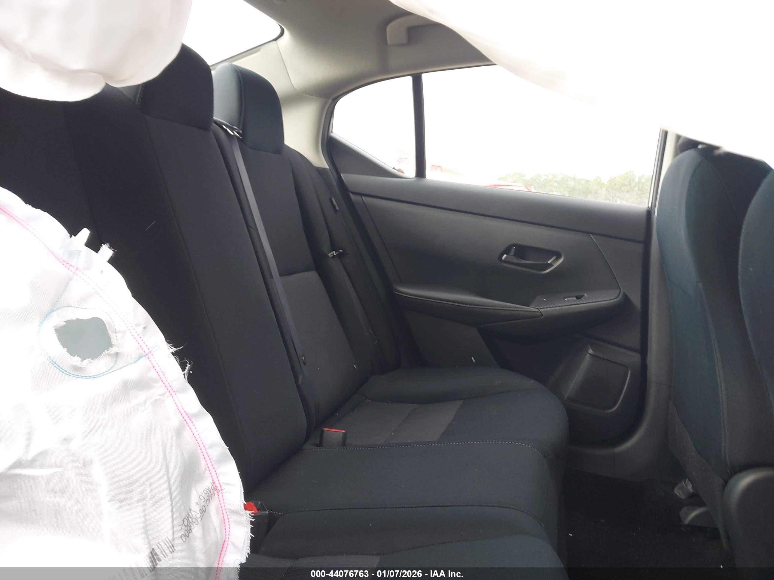 NISSAN SENTRA image 8