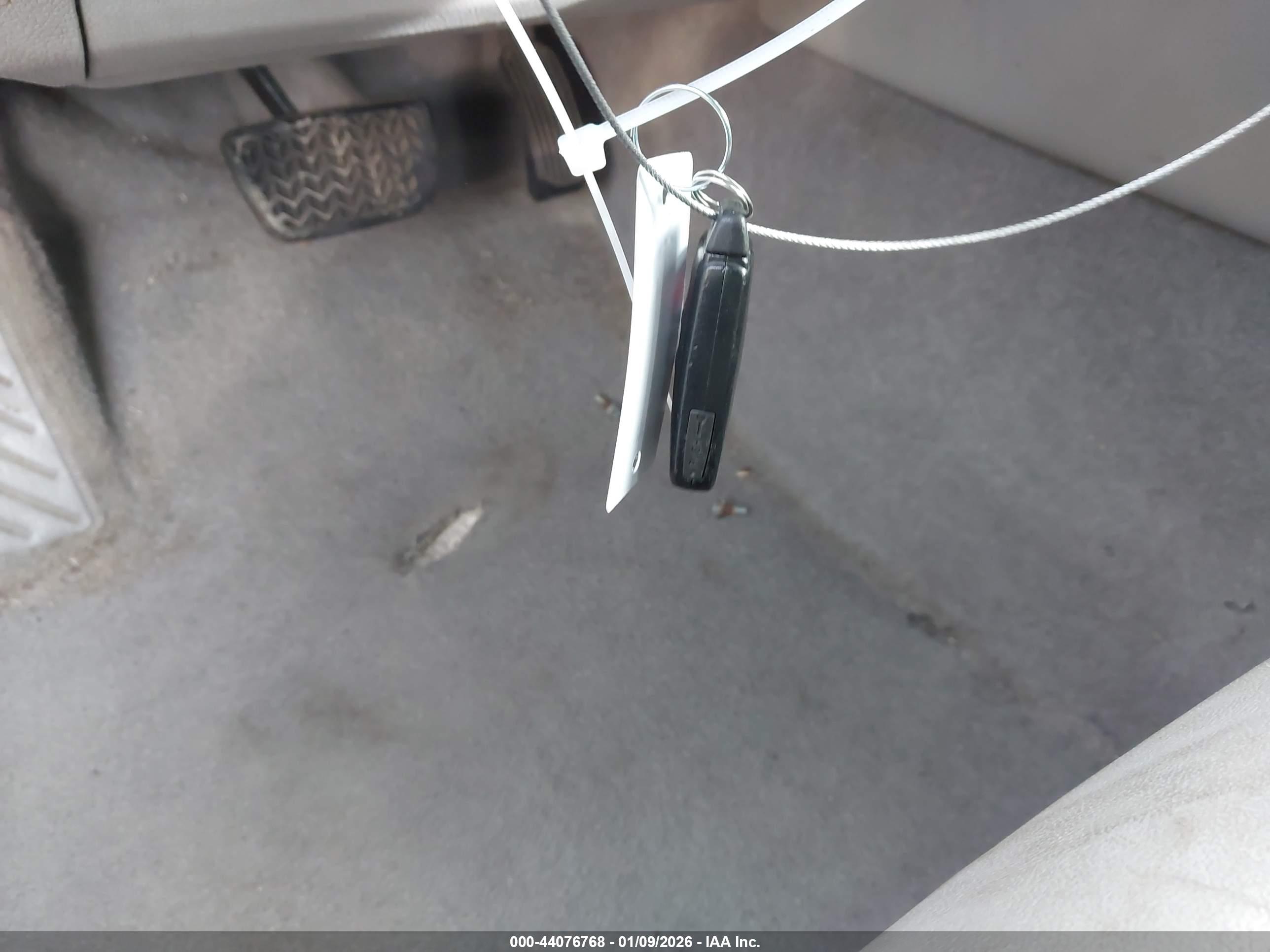 TOYOTA CAMRY image 11