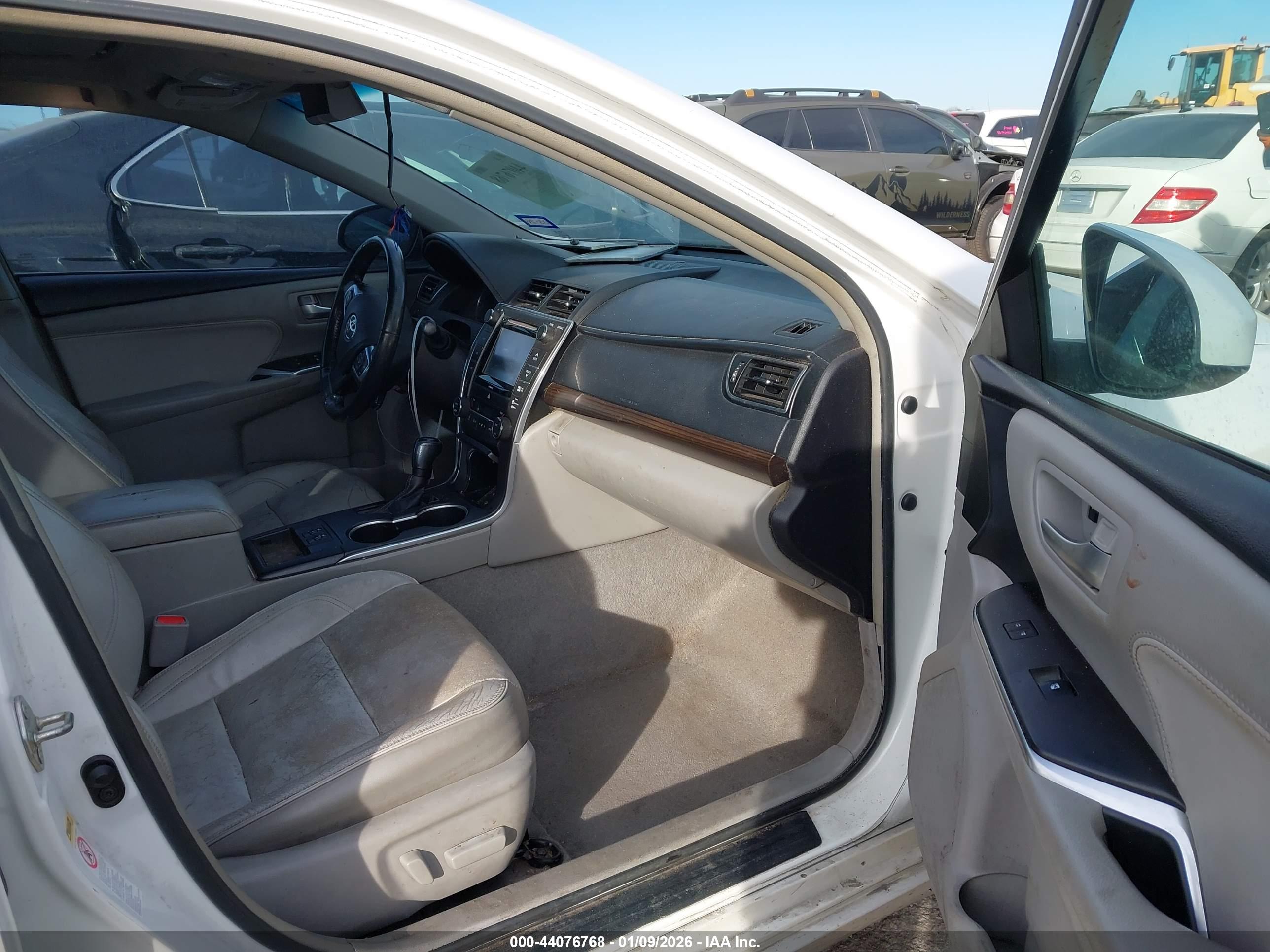 TOYOTA CAMRY image 5