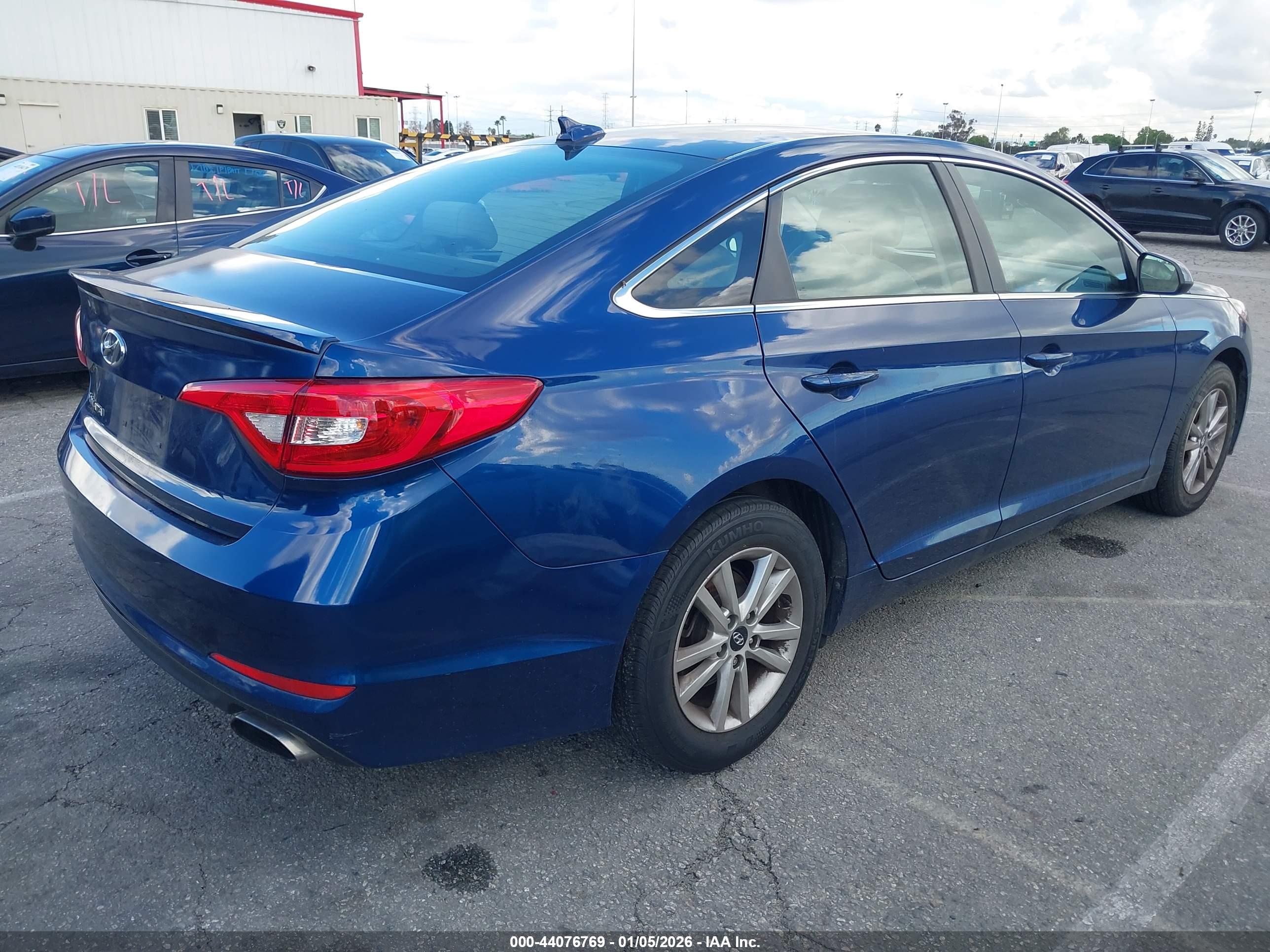 HYUNDAI SONATA image 4