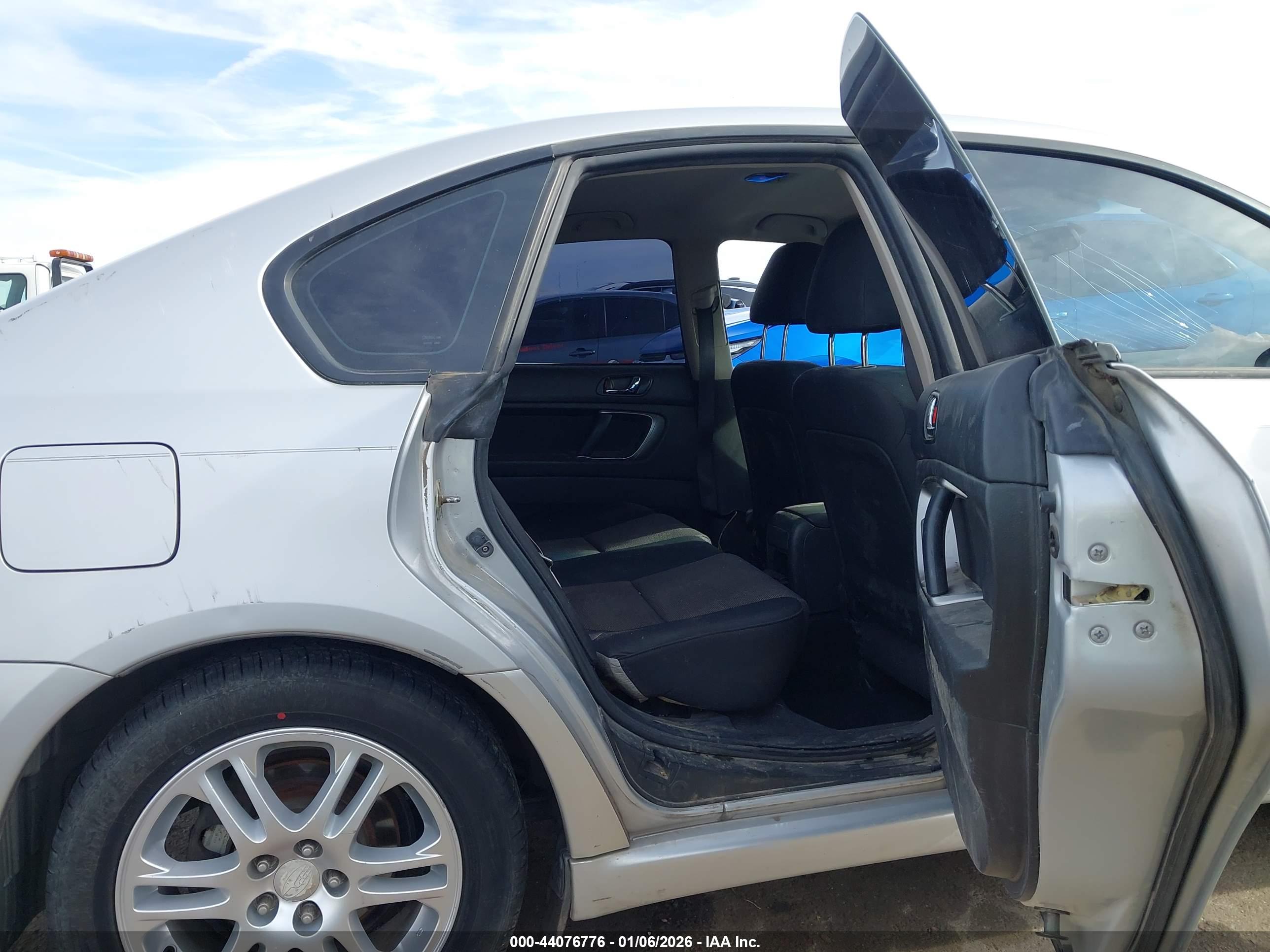 SUBARU LEGACY image 8