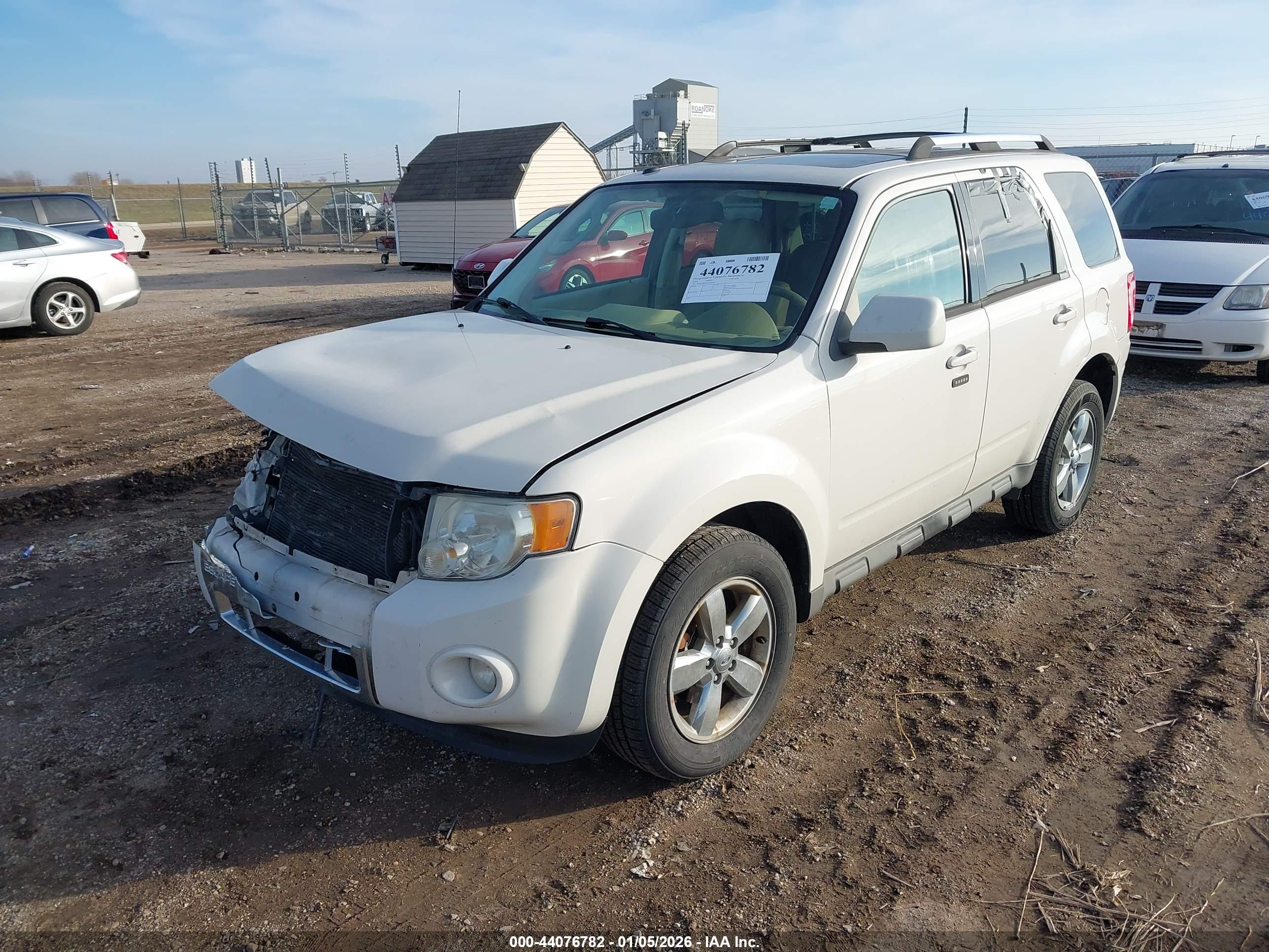FORD ESCAPE image 2