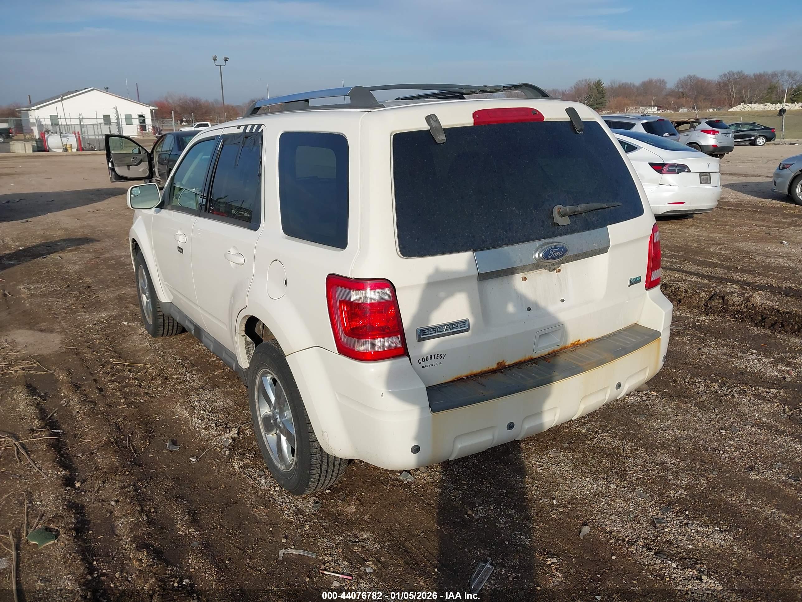 FORD ESCAPE image 3