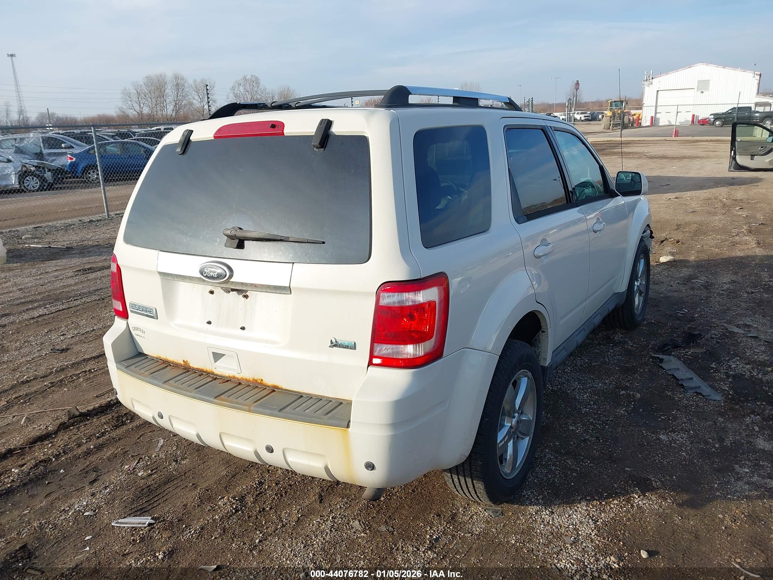 FORD ESCAPE image 4